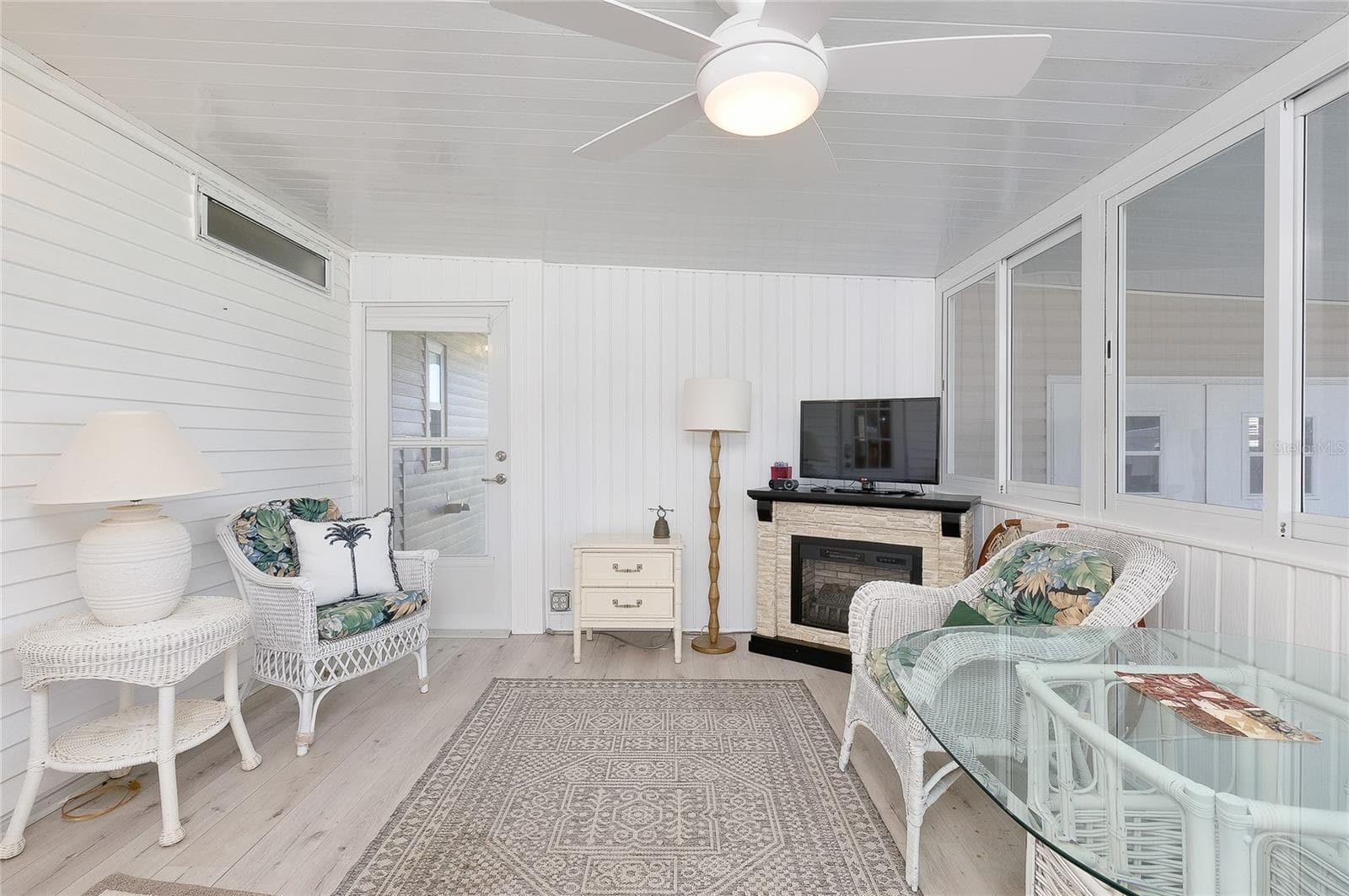 Manufactured Home at 8905 34TH AVE E, PALMETTO, photo 7 of 52