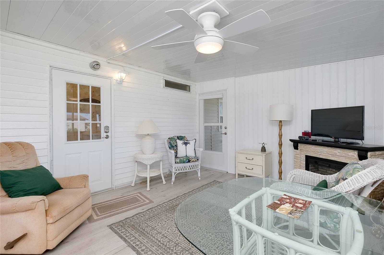 Manufactured Home at 8905 34TH AVE E, PALMETTO, photo 8 of 52