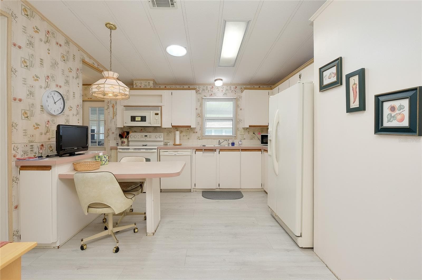 Manufactured Home at 8905 34TH AVE E, PALMETTO, photo 16 of 52