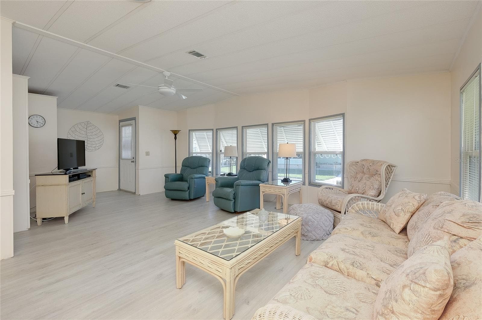 Manufactured Home at 8905 34TH AVE E, PALMETTO, photo 28 of 52