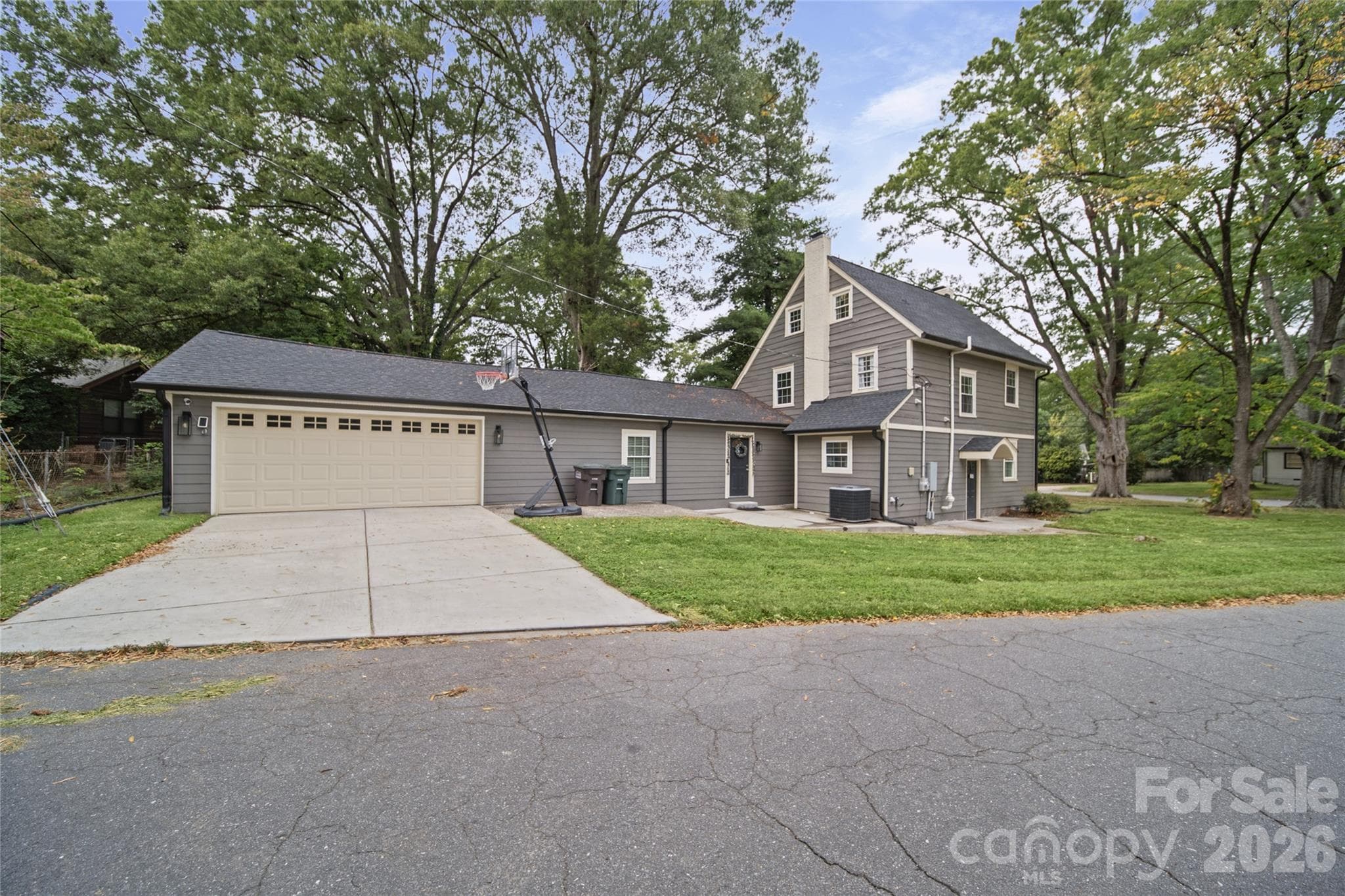 Single Family Residence at 601 Carolina Avenue, Gastonia, photo 31 of 47