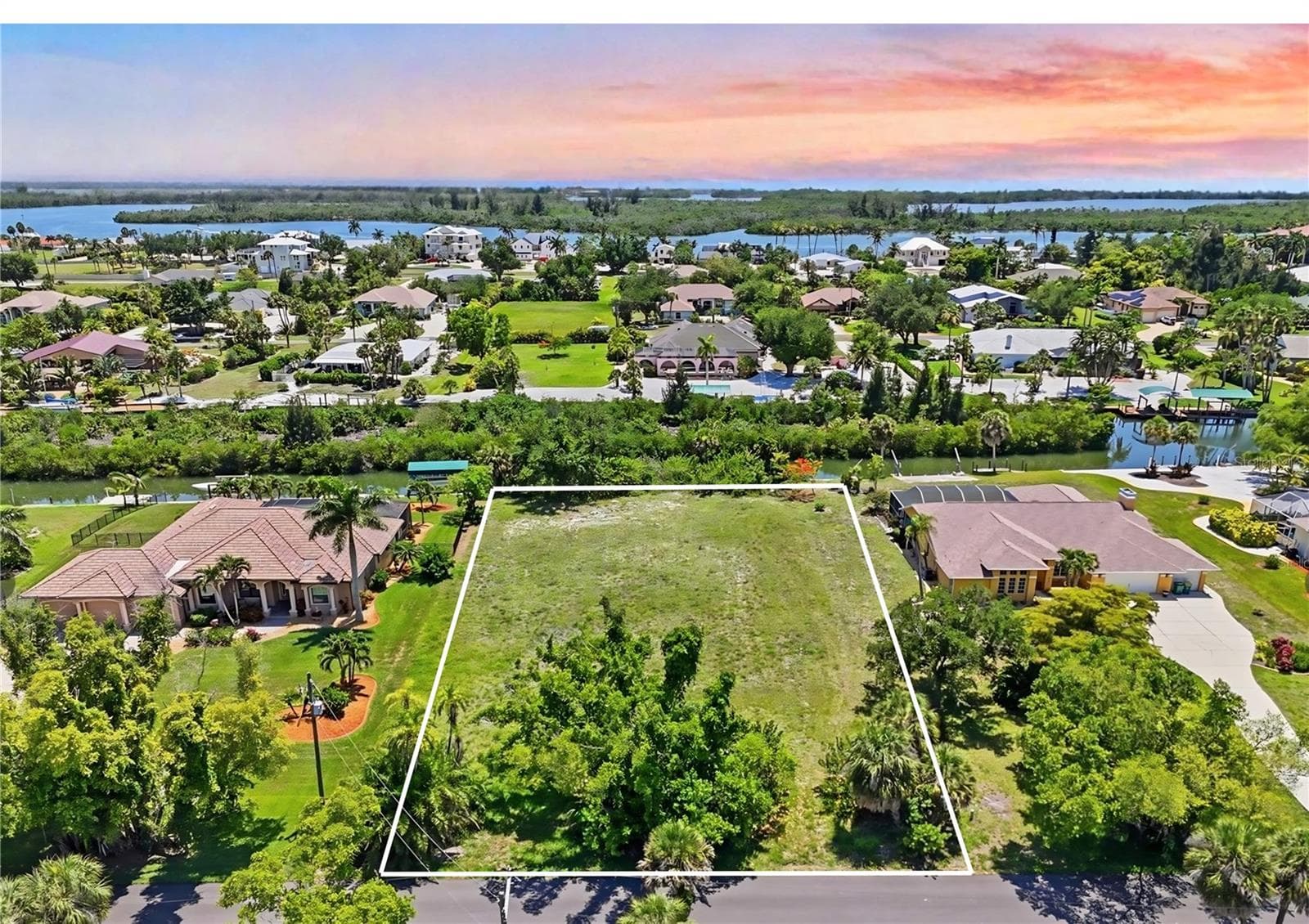305 SPANIARDS RD