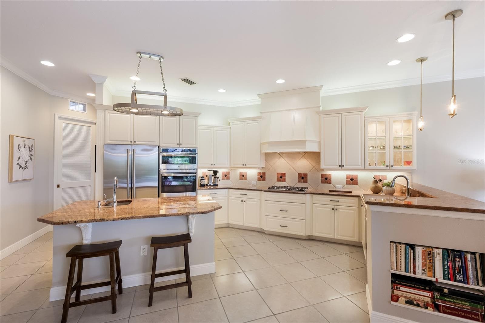 Single Family Residence at 13409 KILDARE PL, LAKEWOOD RANCH, photo 18 of 81