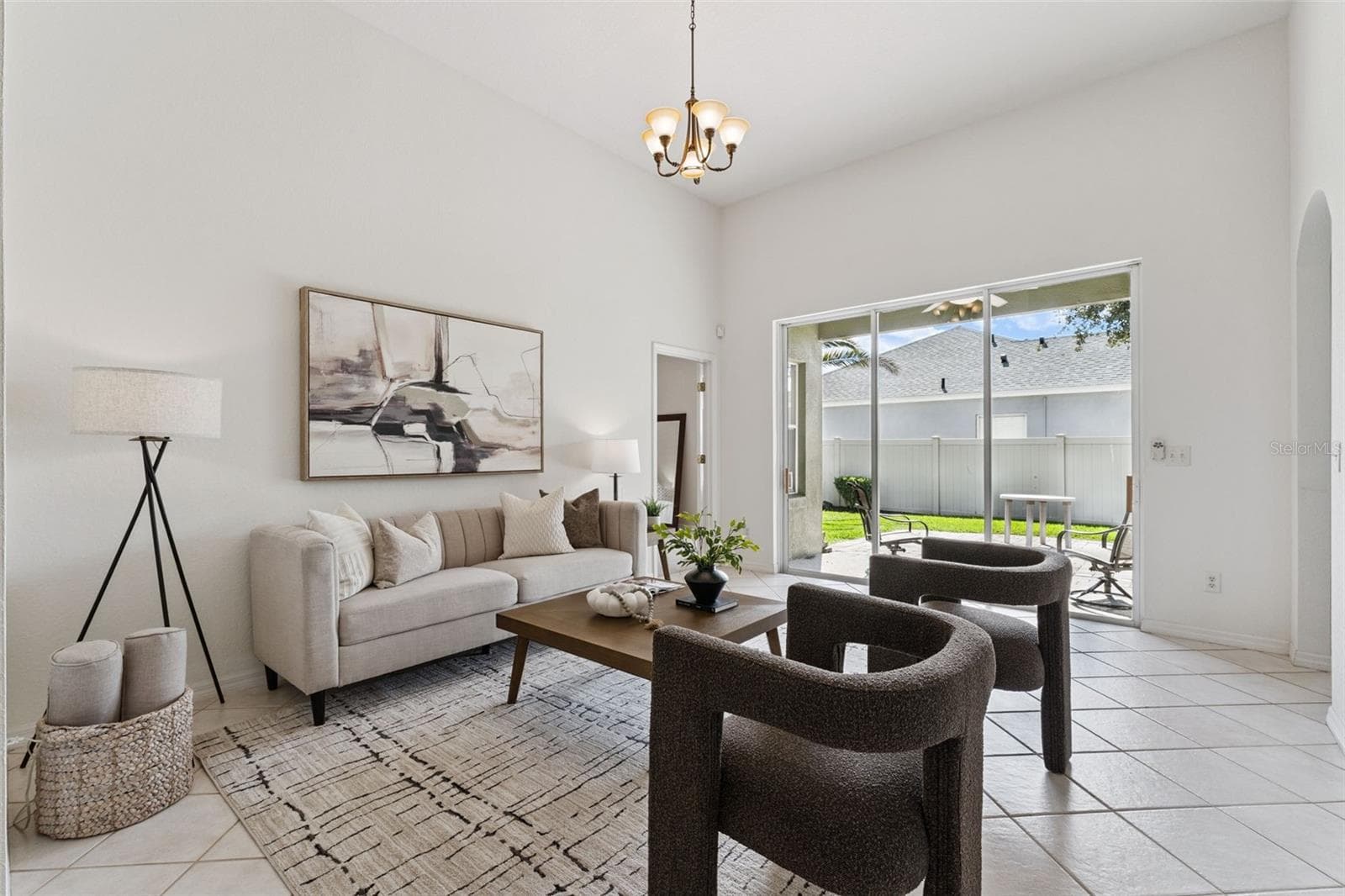Living Room - 330 LAKE AMBERLEIGH DR, WINTER GARDEN