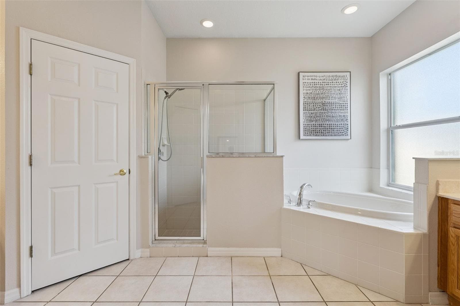 Bathroom1 - 330 LAKE AMBERLEIGH DR, WINTER GARDEN