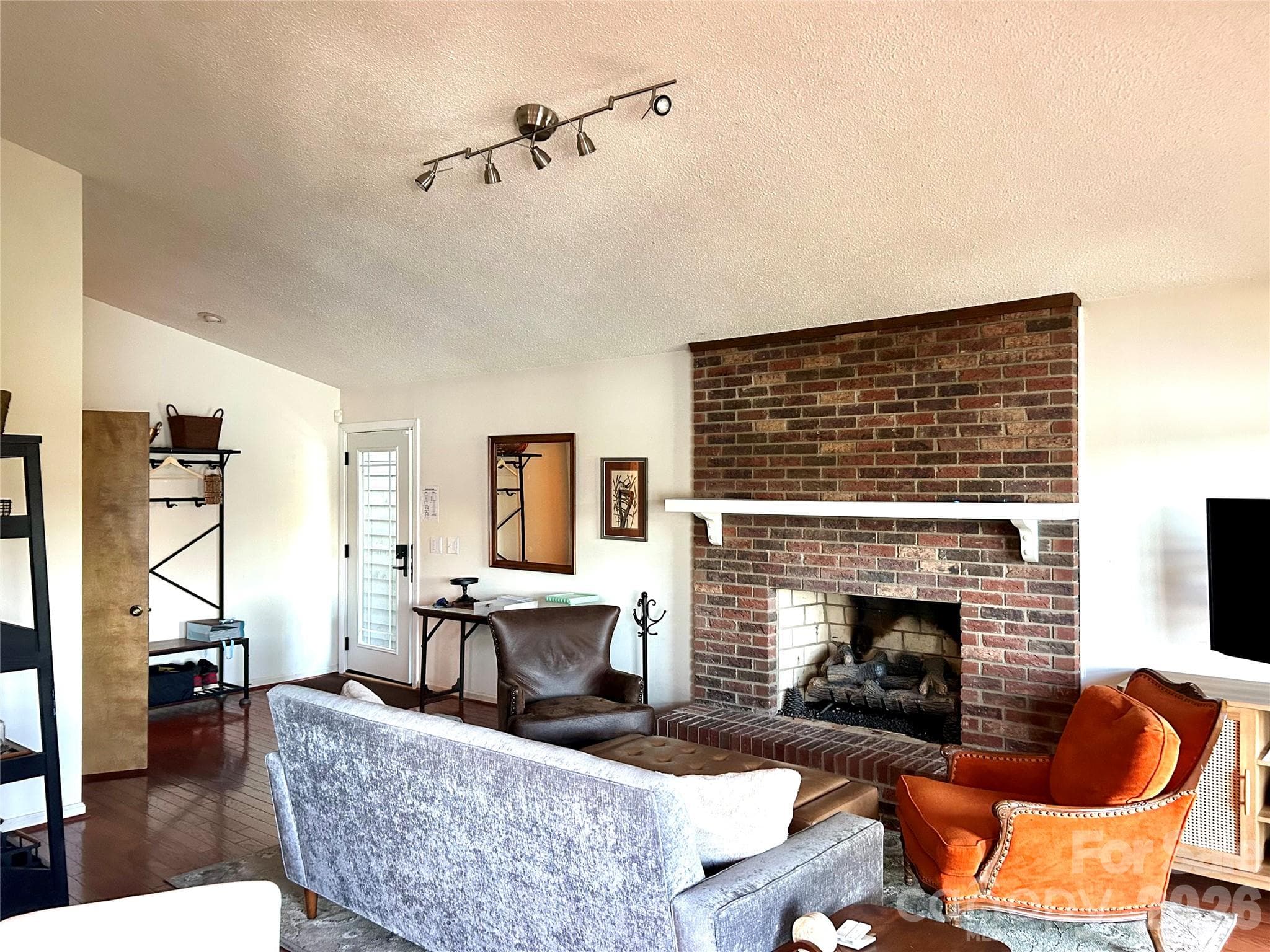 Single Family Residence at 1272 Island Creek Drive, Troy, photo 12 of 36