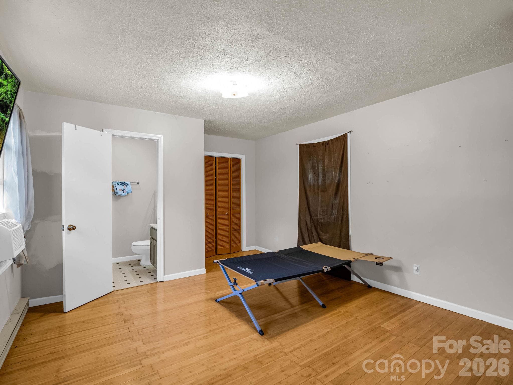 Unit C Upstairs Bedroom - 228 Stoney Mountain Road, Hendersonville