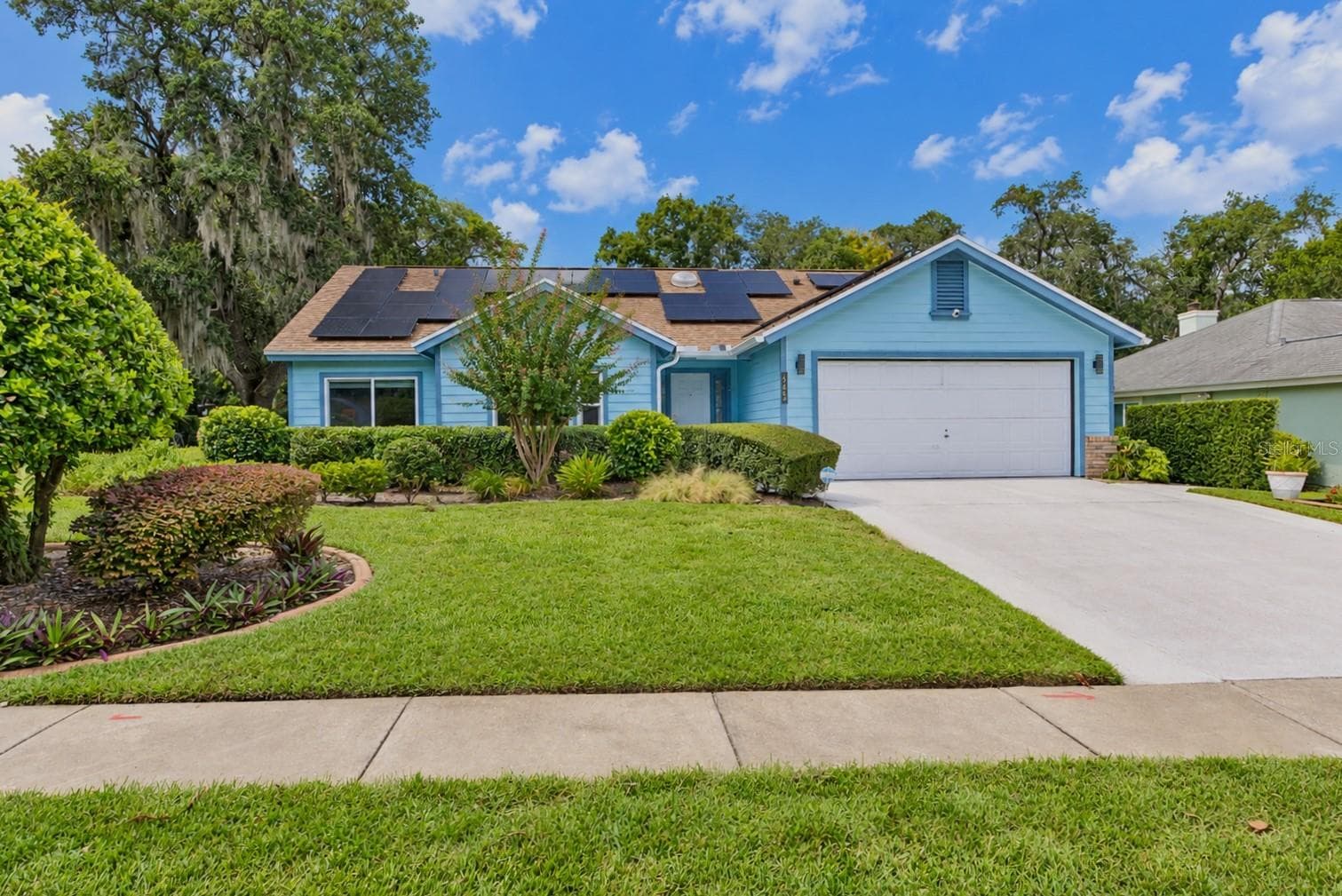 345 OAK LEAF CIR