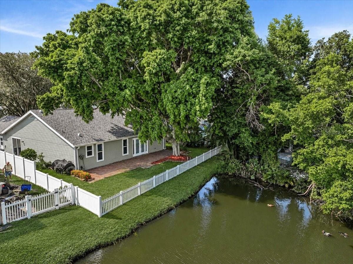Back of Home at Pond - 7739 33RD LN E, SARASOTA