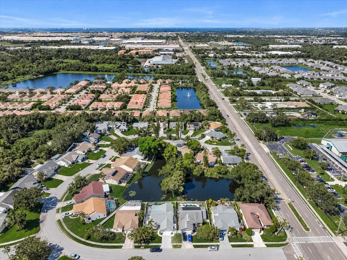 Maple Lakes Neighborhood - 7739 33RD LN E, SARASOTA