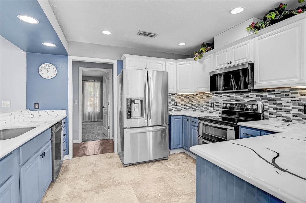 Kitchen - 7739 33RD LN E, SARASOTA