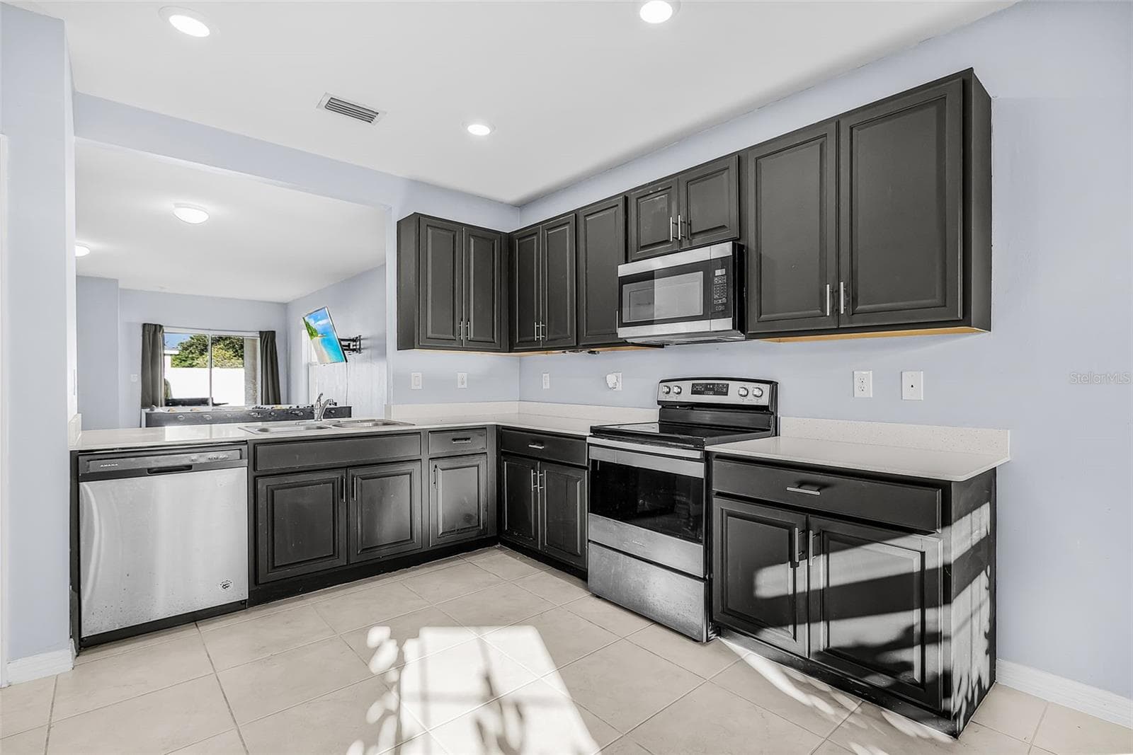 Single Family Residence at 2624 SW 8TH CT, CAPE CORAL, photo 2 of 24