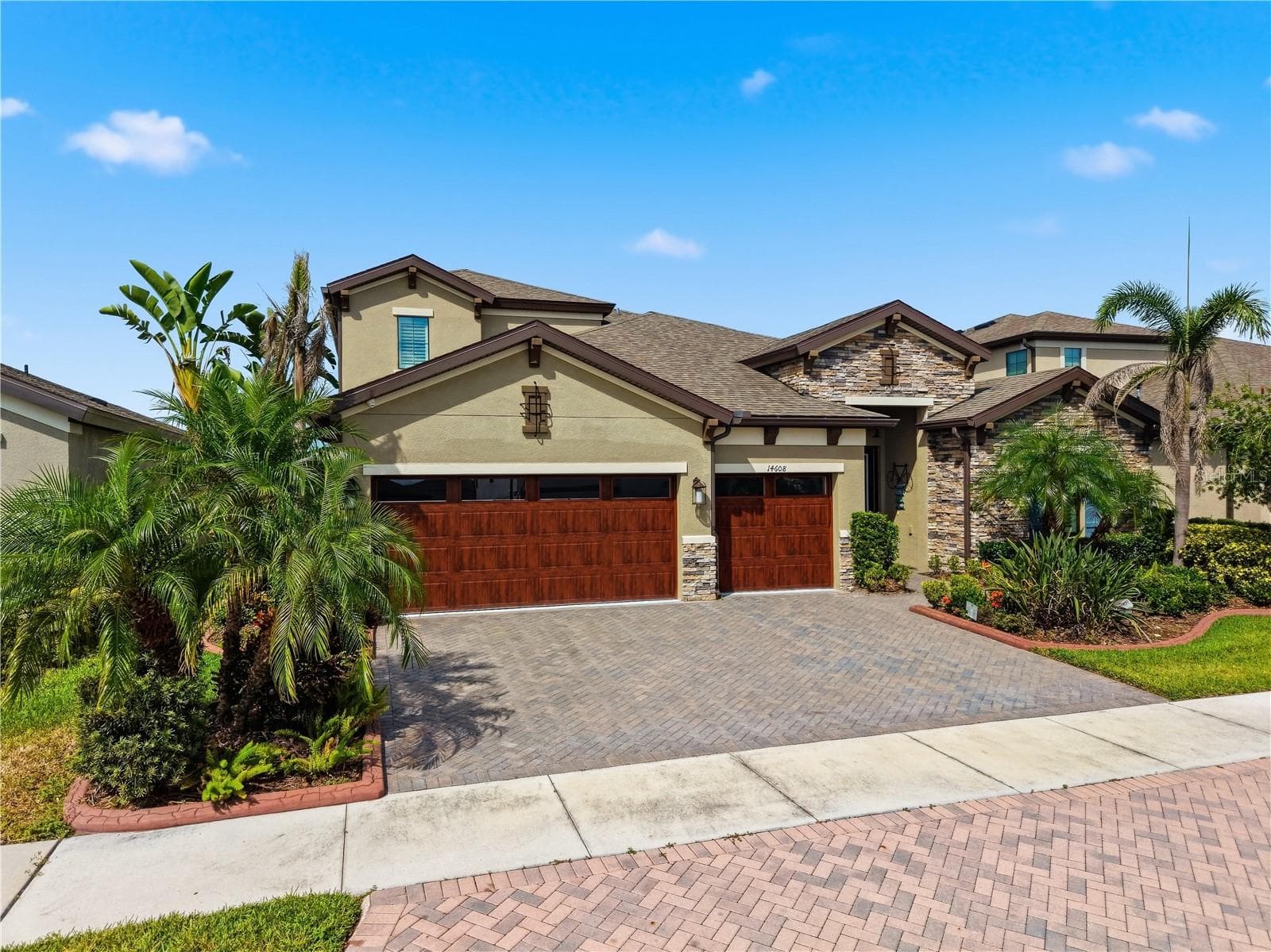 Single Family Residence at 14608 RED CASTLE AVE, LITHIA, photo 2 of 60