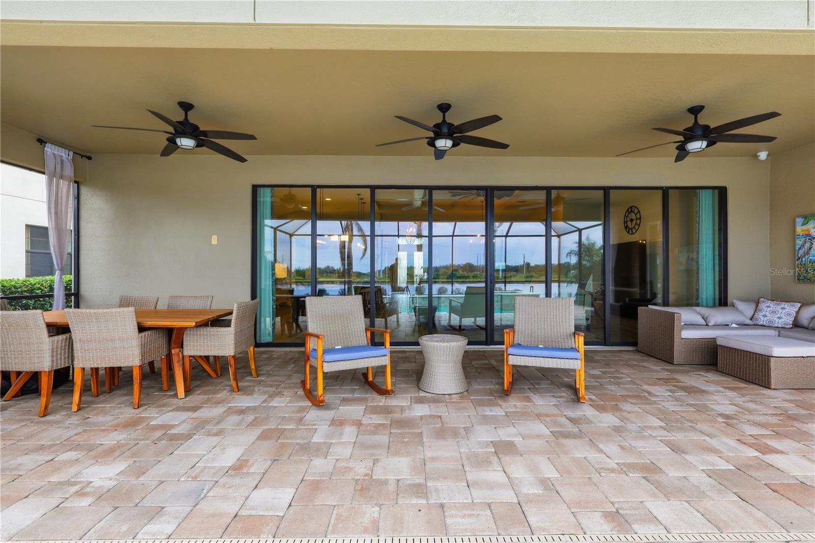 Single Family Residence at 14608 RED CASTLE AVE, LITHIA, photo 7 of 60