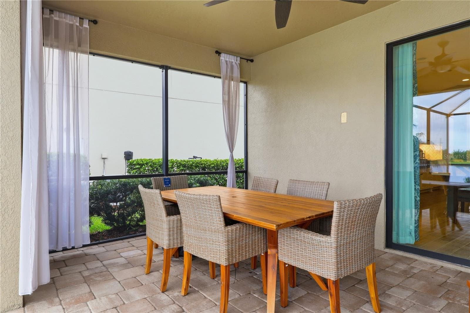 Single Family Residence at 14608 RED CASTLE AVE, LITHIA, photo 10 of 60