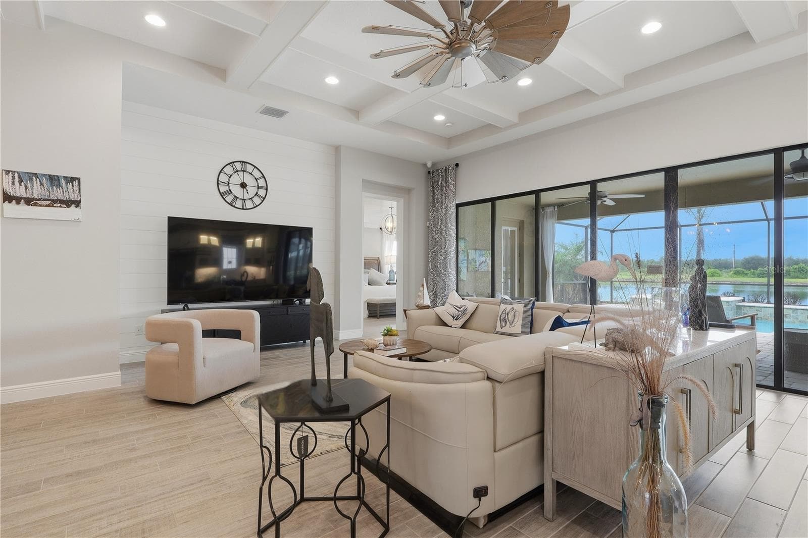 Single Family Residence at 14608 RED CASTLE AVE, LITHIA, photo 13 of 60
