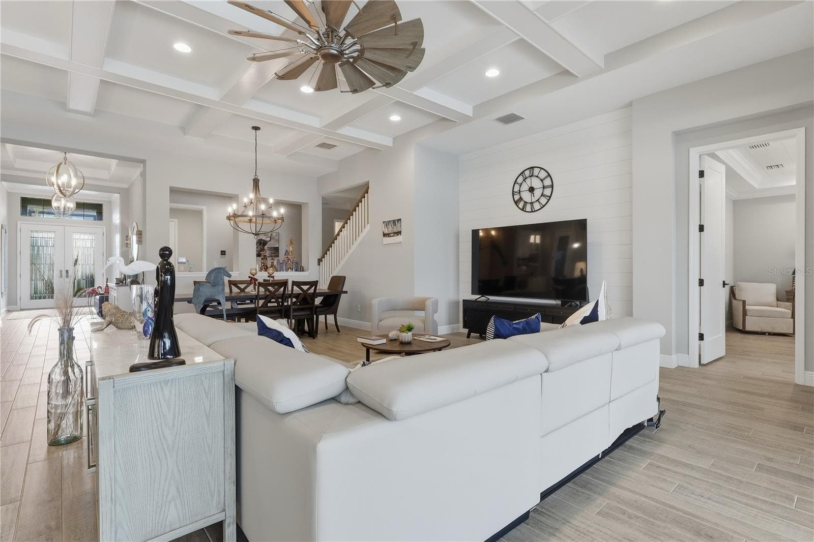 Single Family Residence at 14608 RED CASTLE AVE, LITHIA, photo 14 of 60