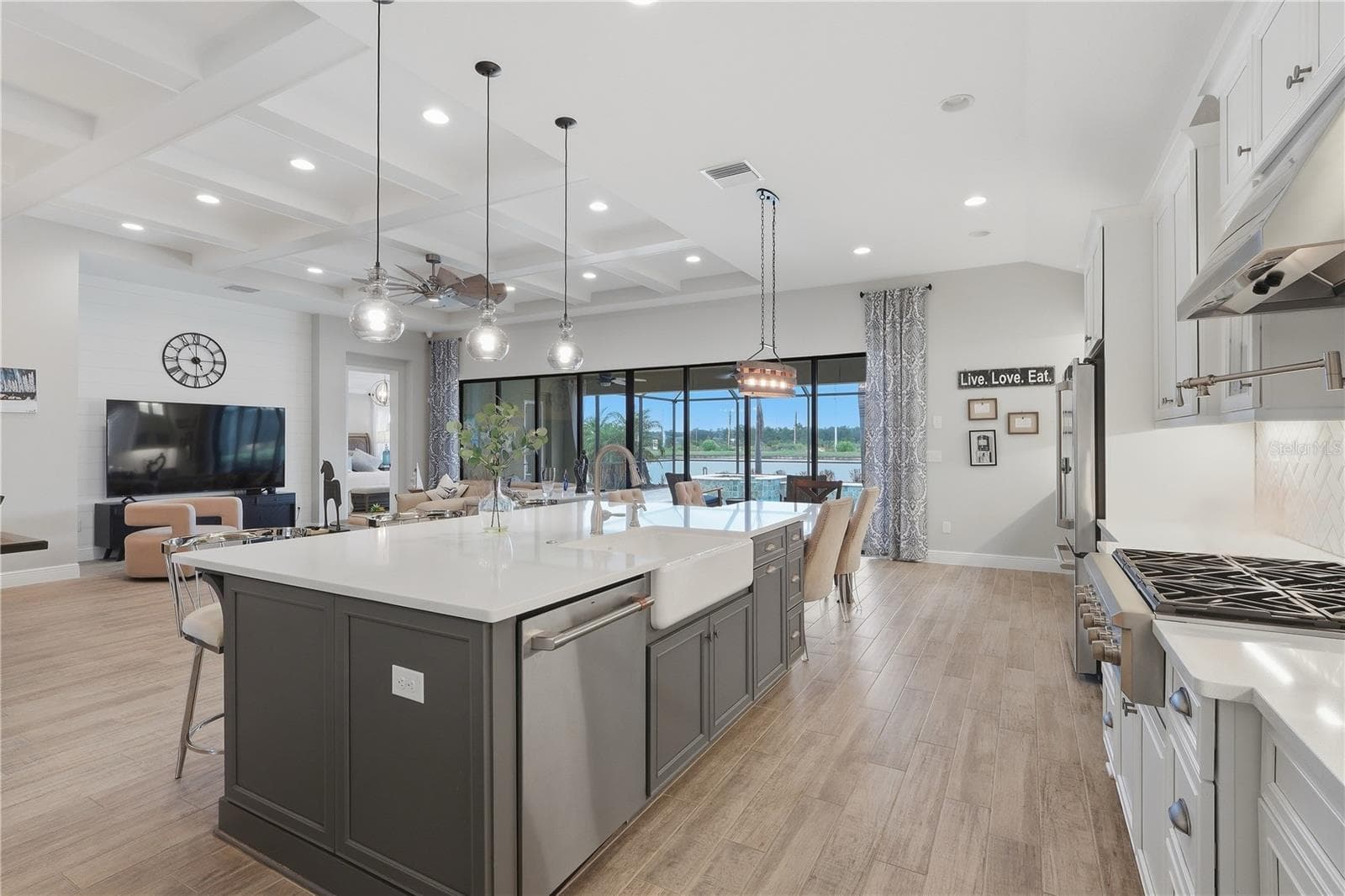 Single Family Residence at 14608 RED CASTLE AVE, LITHIA, photo 36 of 60