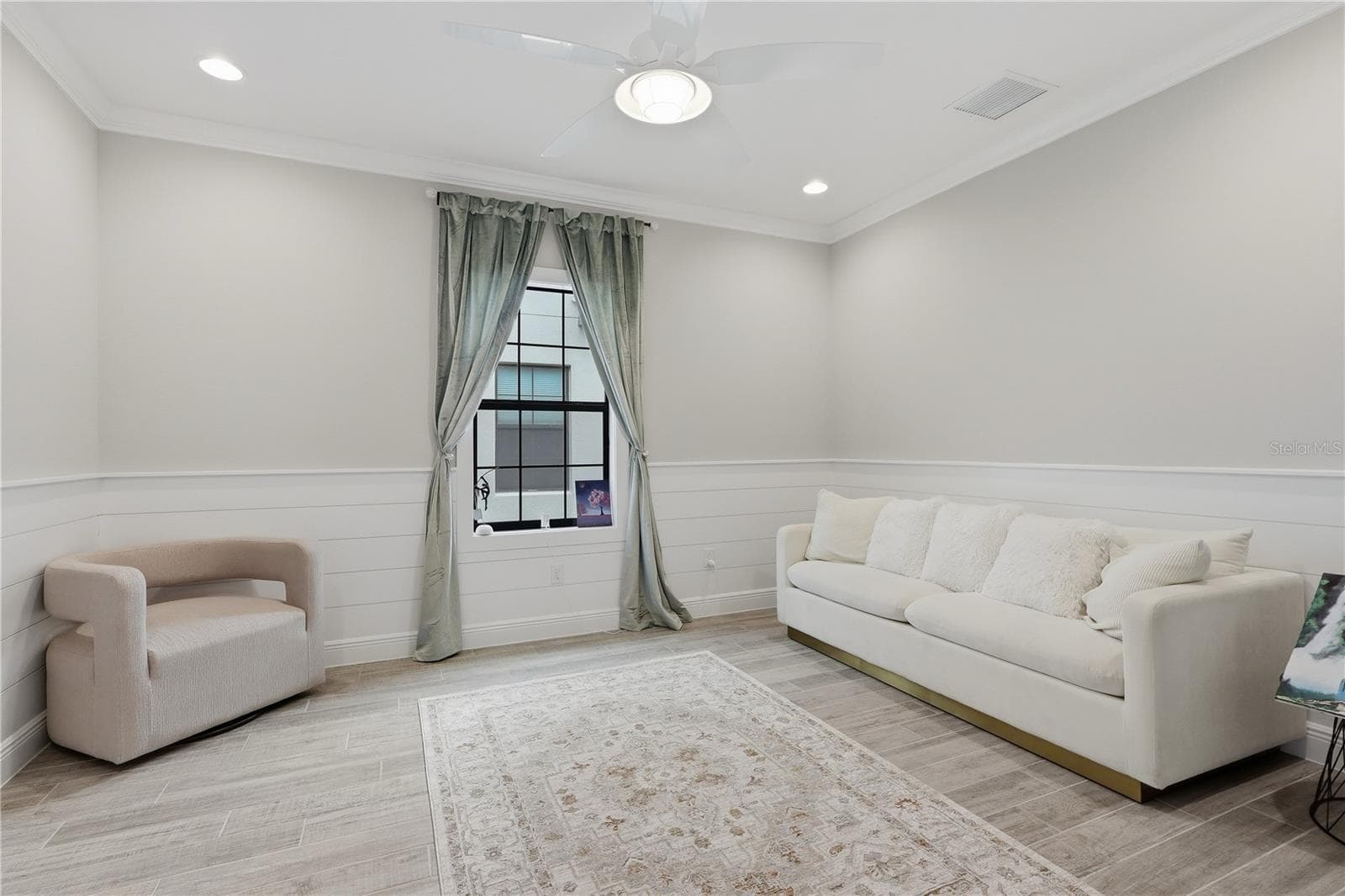 Single Family Residence at 14608 RED CASTLE AVE, LITHIA, photo 41 of 60