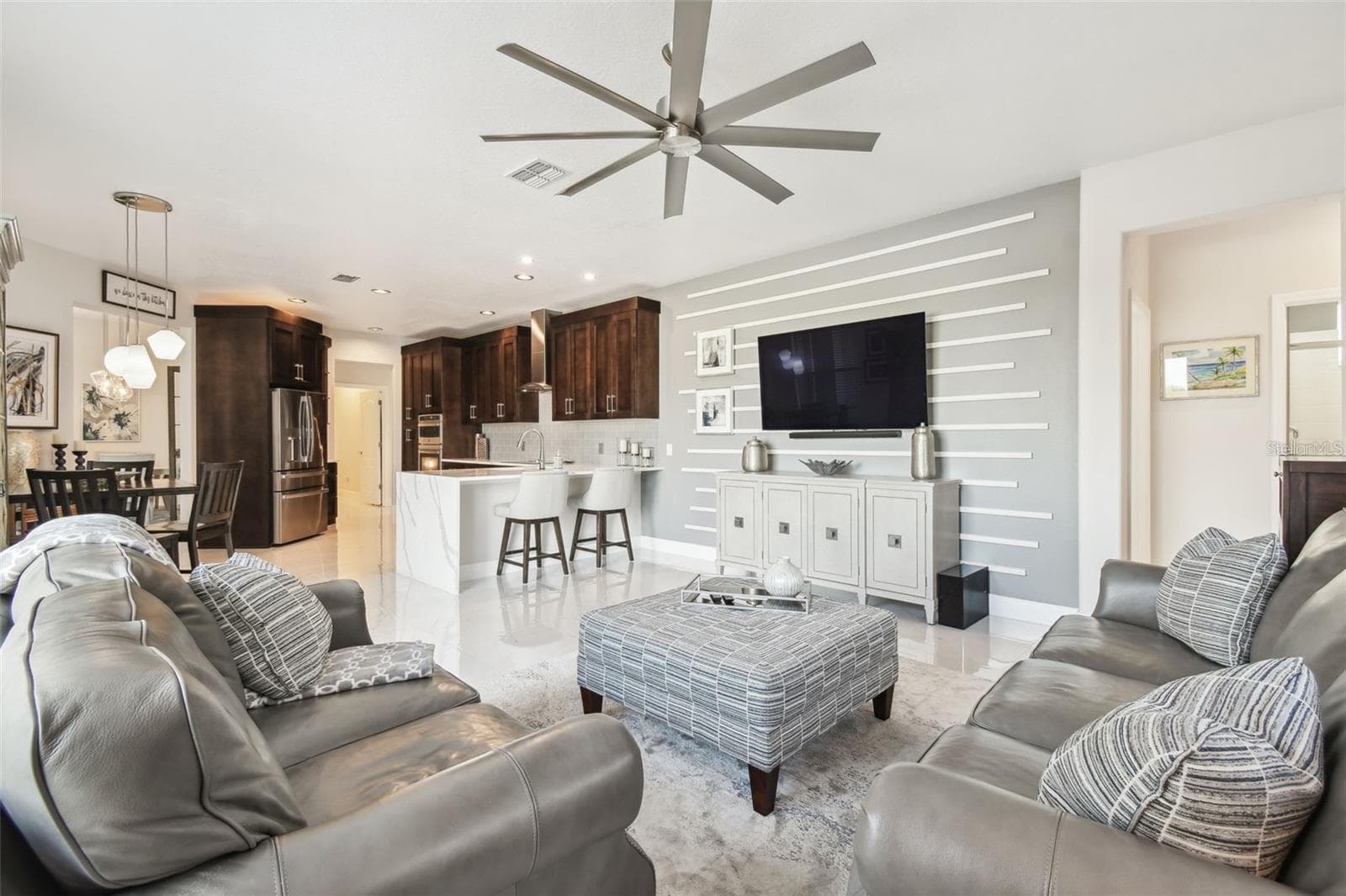 family room - 18325 DAVENTRY CT, HUDSON