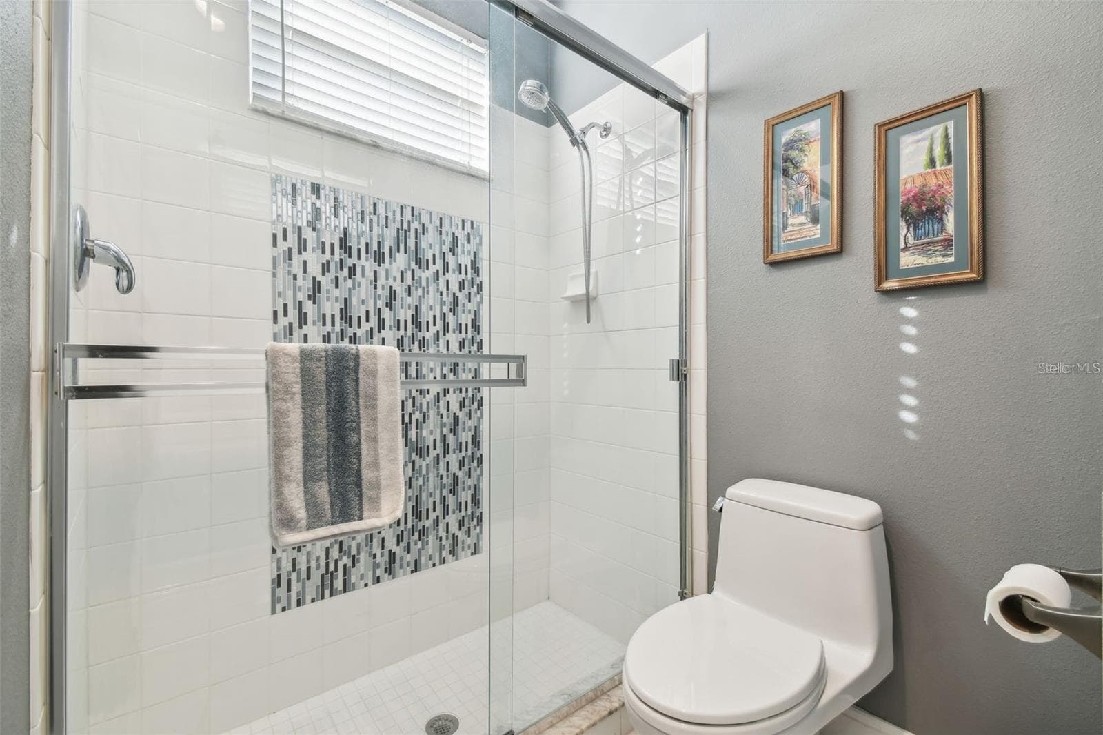 pool bath - 18325 DAVENTRY CT, HUDSON