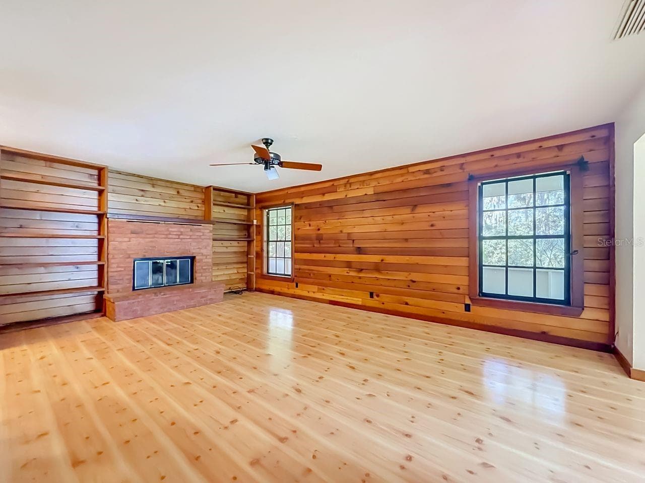 Single Family Residence at 217 S SHIRLEY AVE, SANFORD, photo 6 of 47
