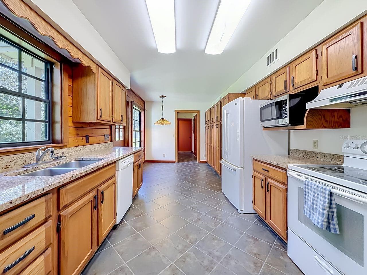 Single Family Residence at 217 S SHIRLEY AVE, SANFORD, photo 10 of 47