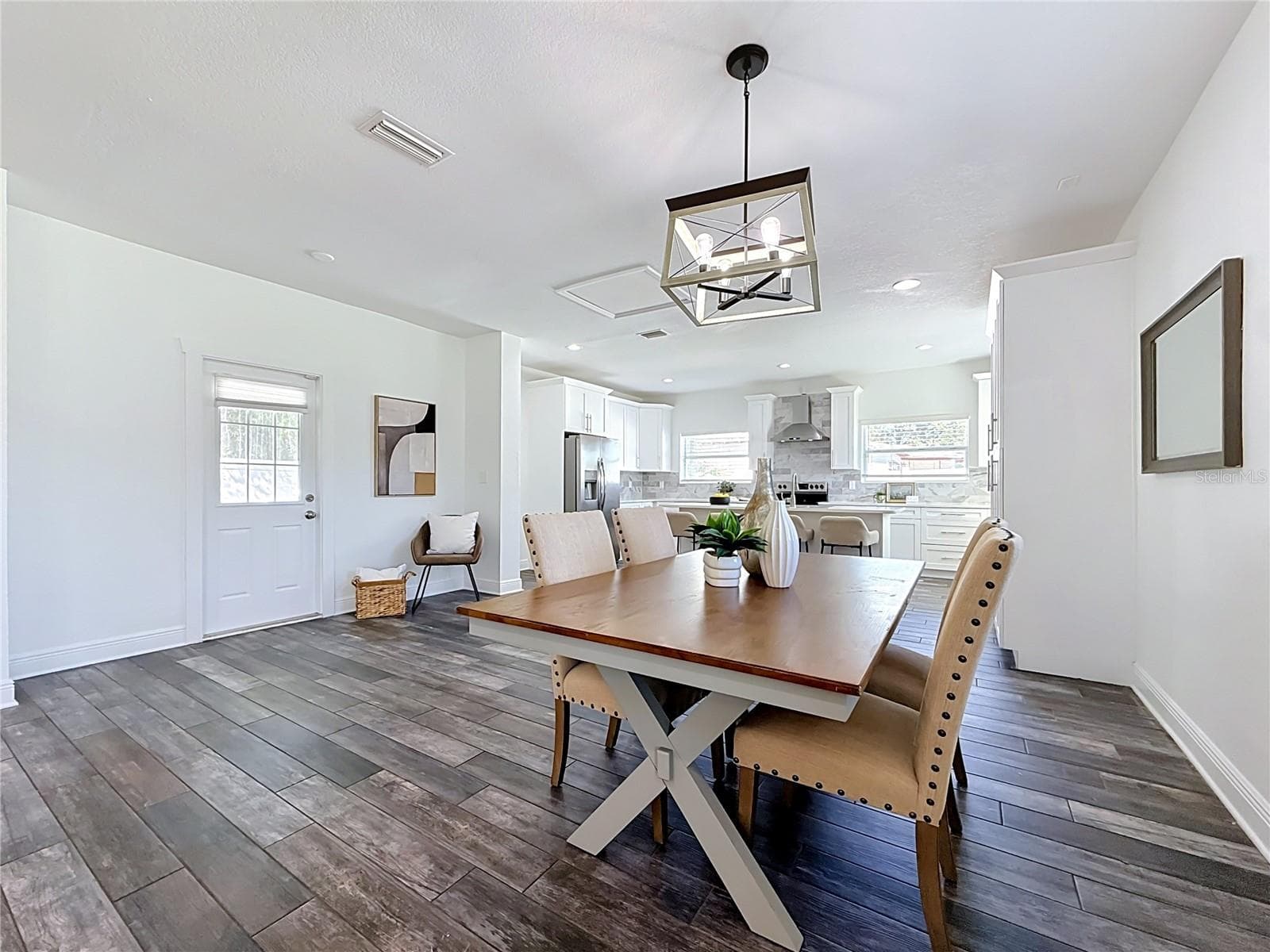 Dinning Room - 427 39TH ST S, ST PETERSBURG