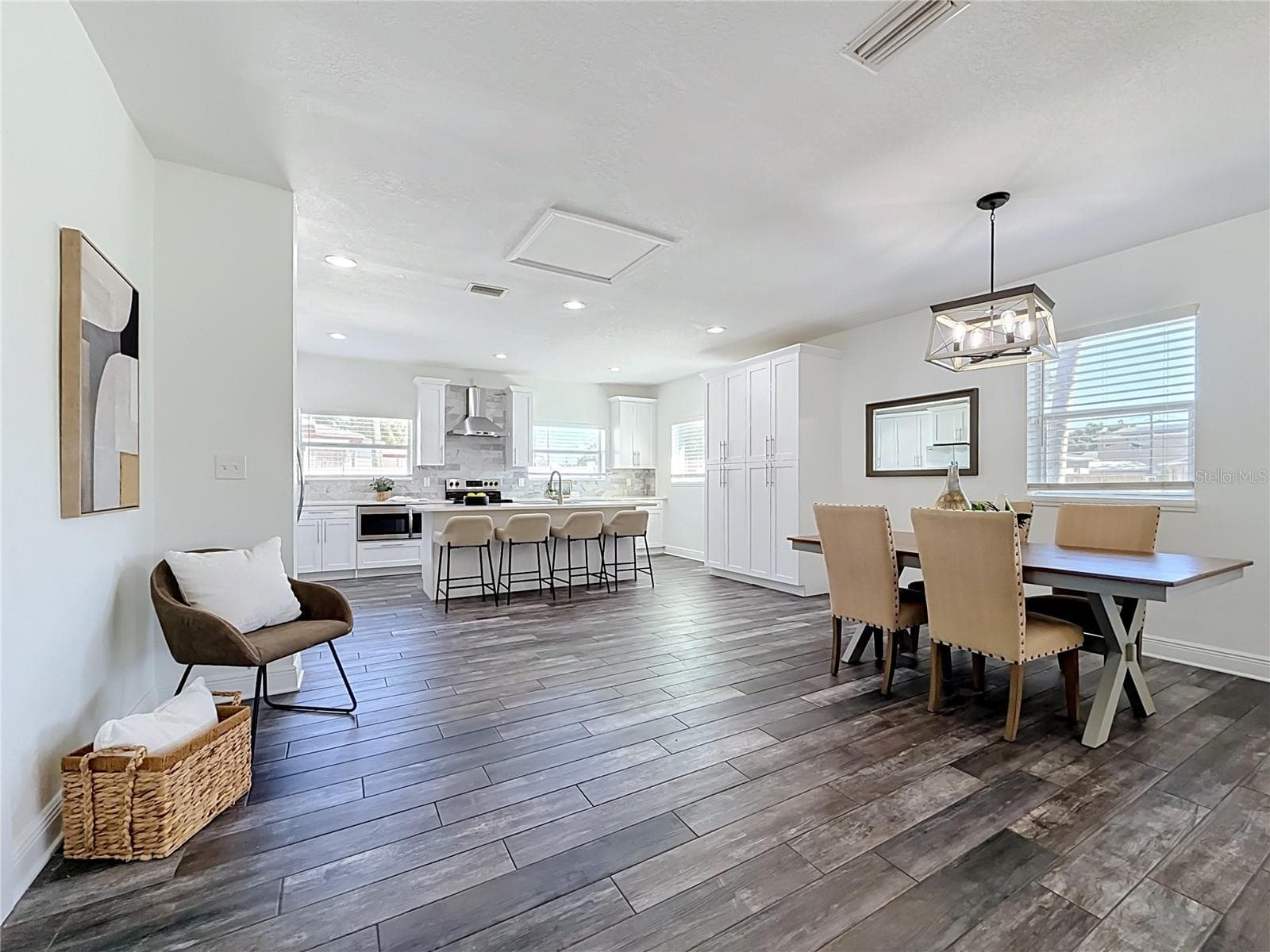 Single Family Residence at 427 39TH ST S, ST PETERSBURG, photo 11 of 71