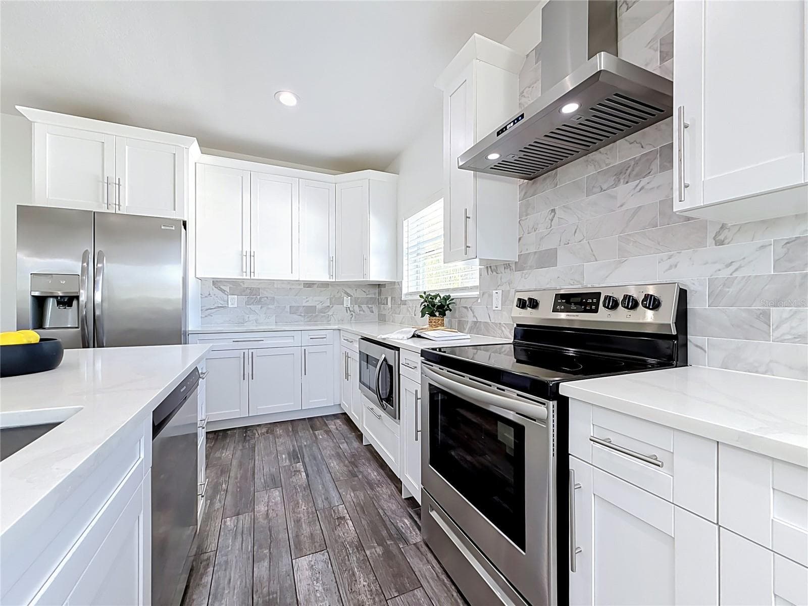 Single Family Residence at 427 39TH ST S, ST PETERSBURG, photo 16 of 71