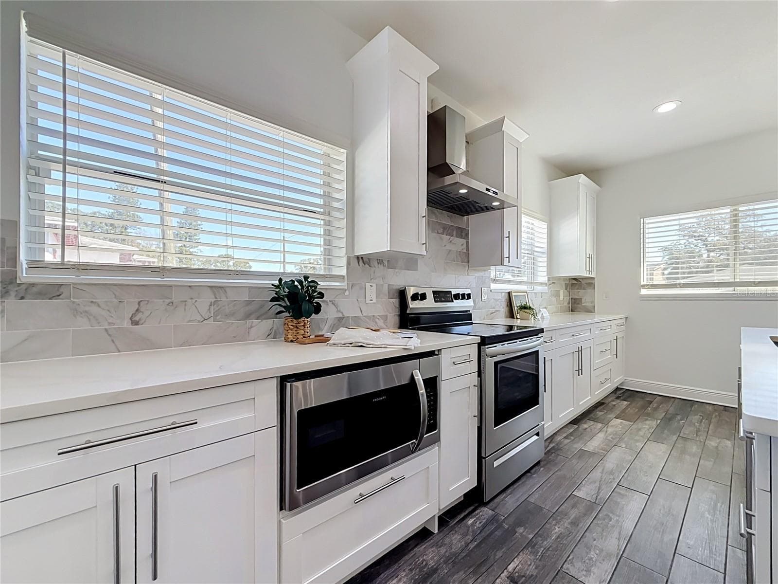 Single Family Residence at 427 39TH ST S, ST PETERSBURG, photo 19 of 71