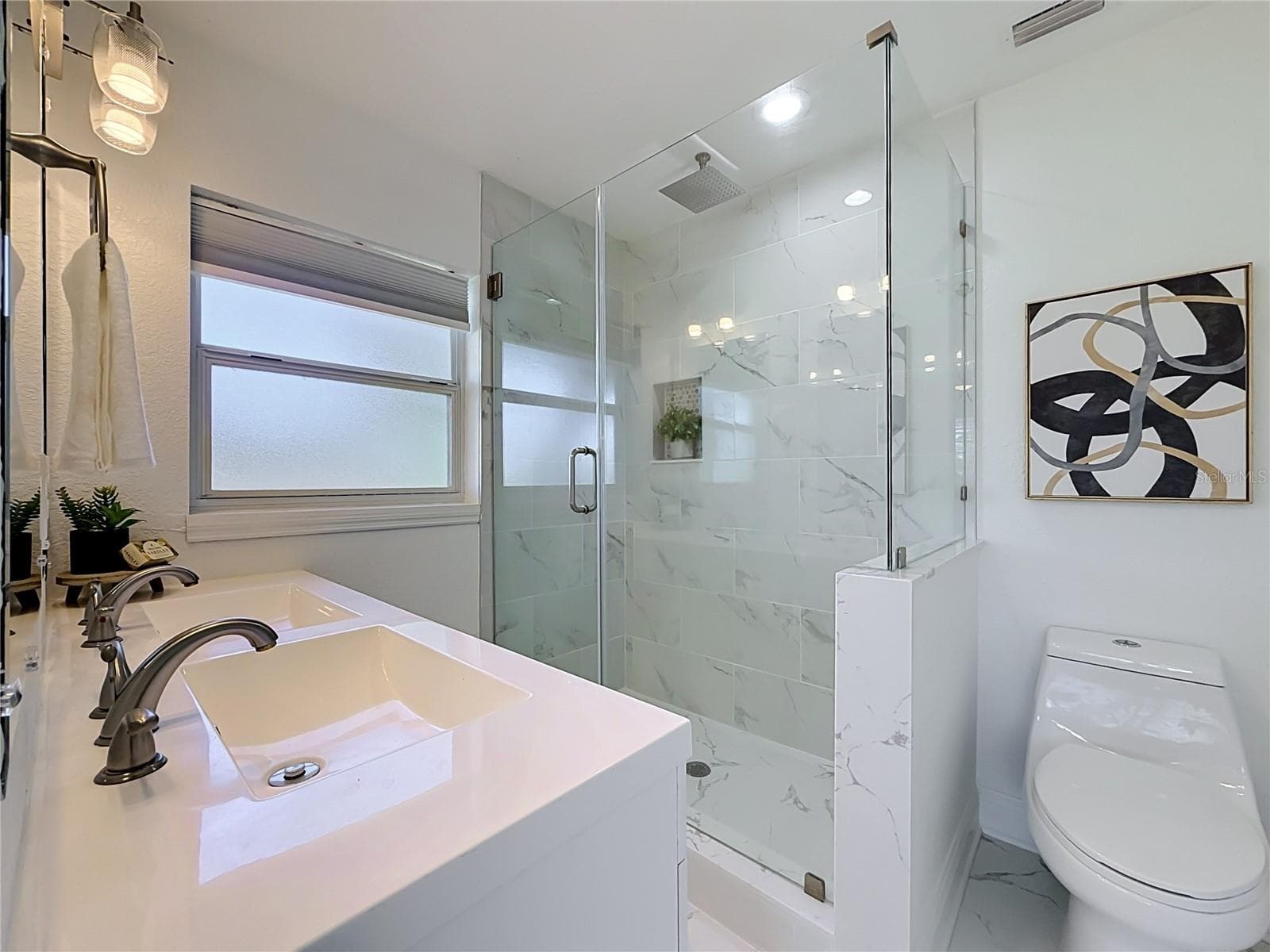 Primary Bathroom - 427 39TH ST S, ST PETERSBURG
