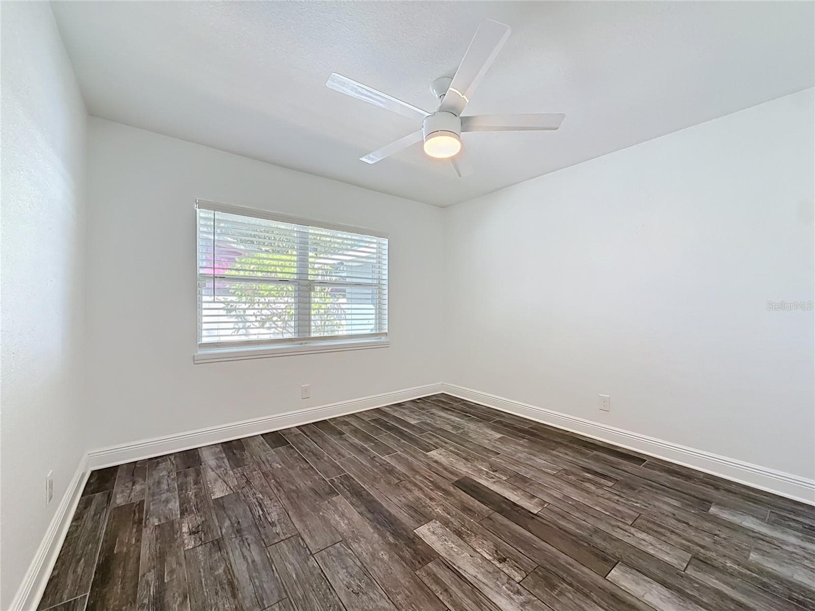 Room #2 - 427 39TH ST S, ST PETERSBURG