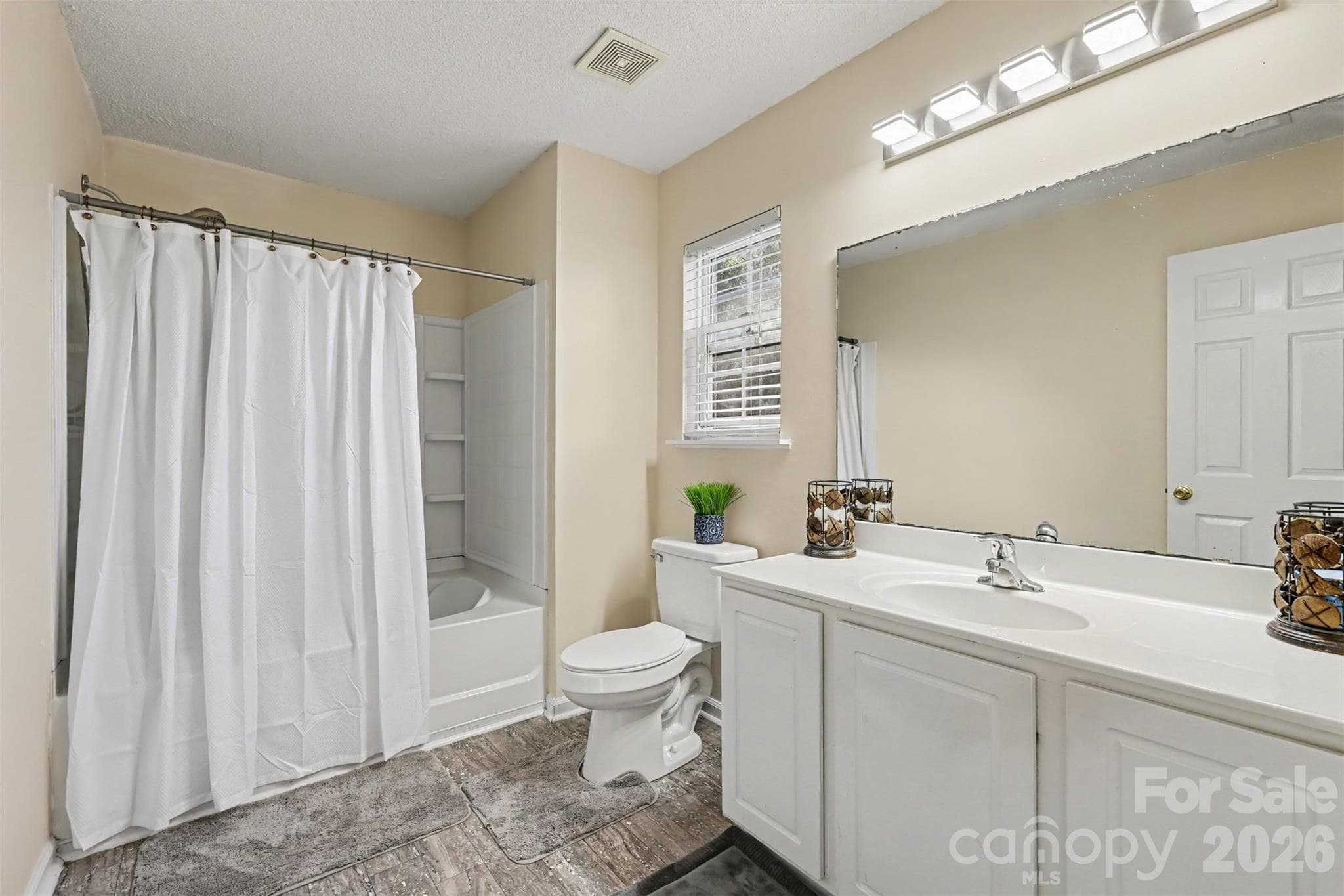 Single Family Residence at 669 Lynville Lane, Rock Hill, photo 17 of 26