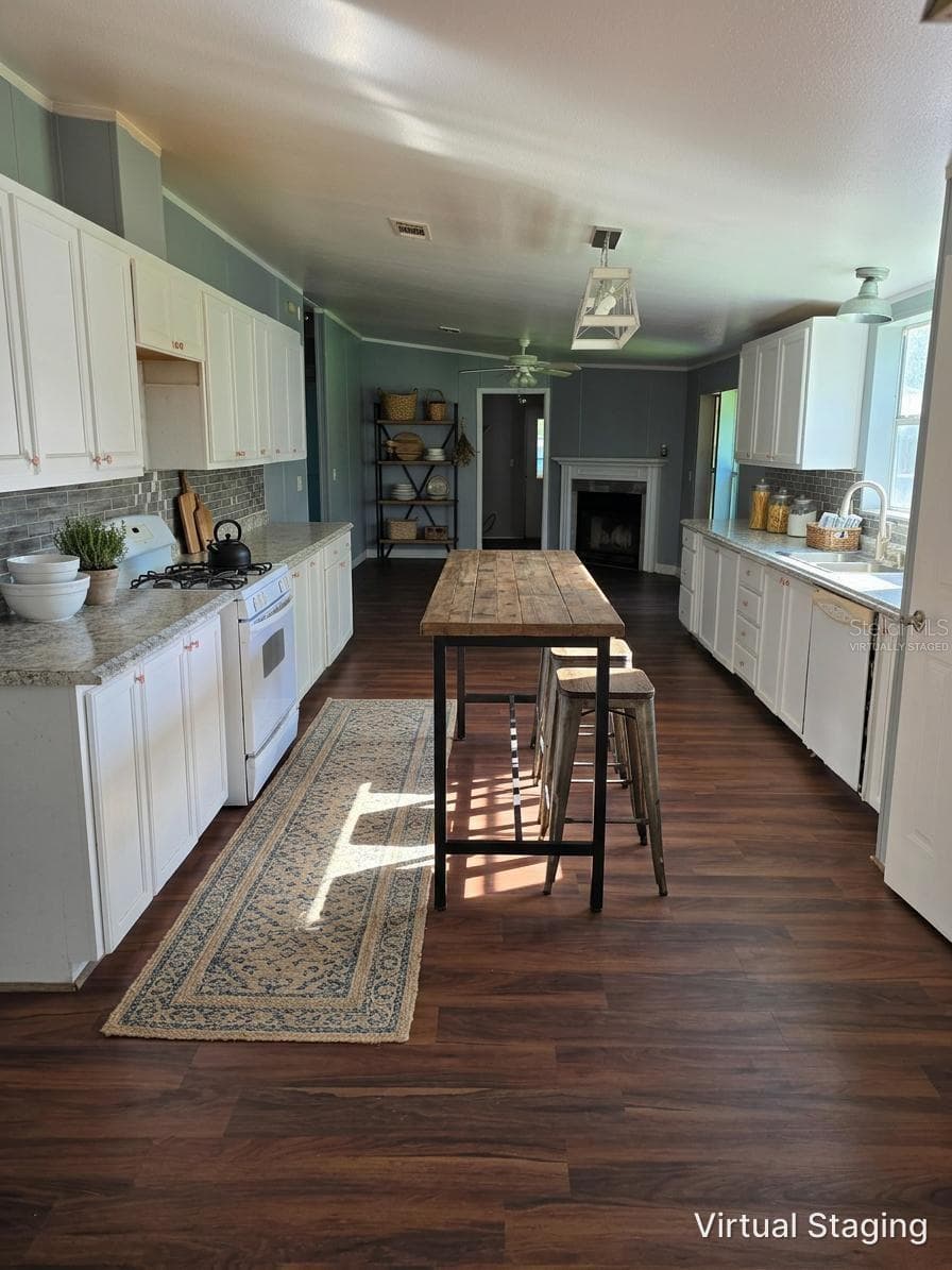 Kitchen Virtually Staged - 1504 WALDRUP RD, LAKELAND