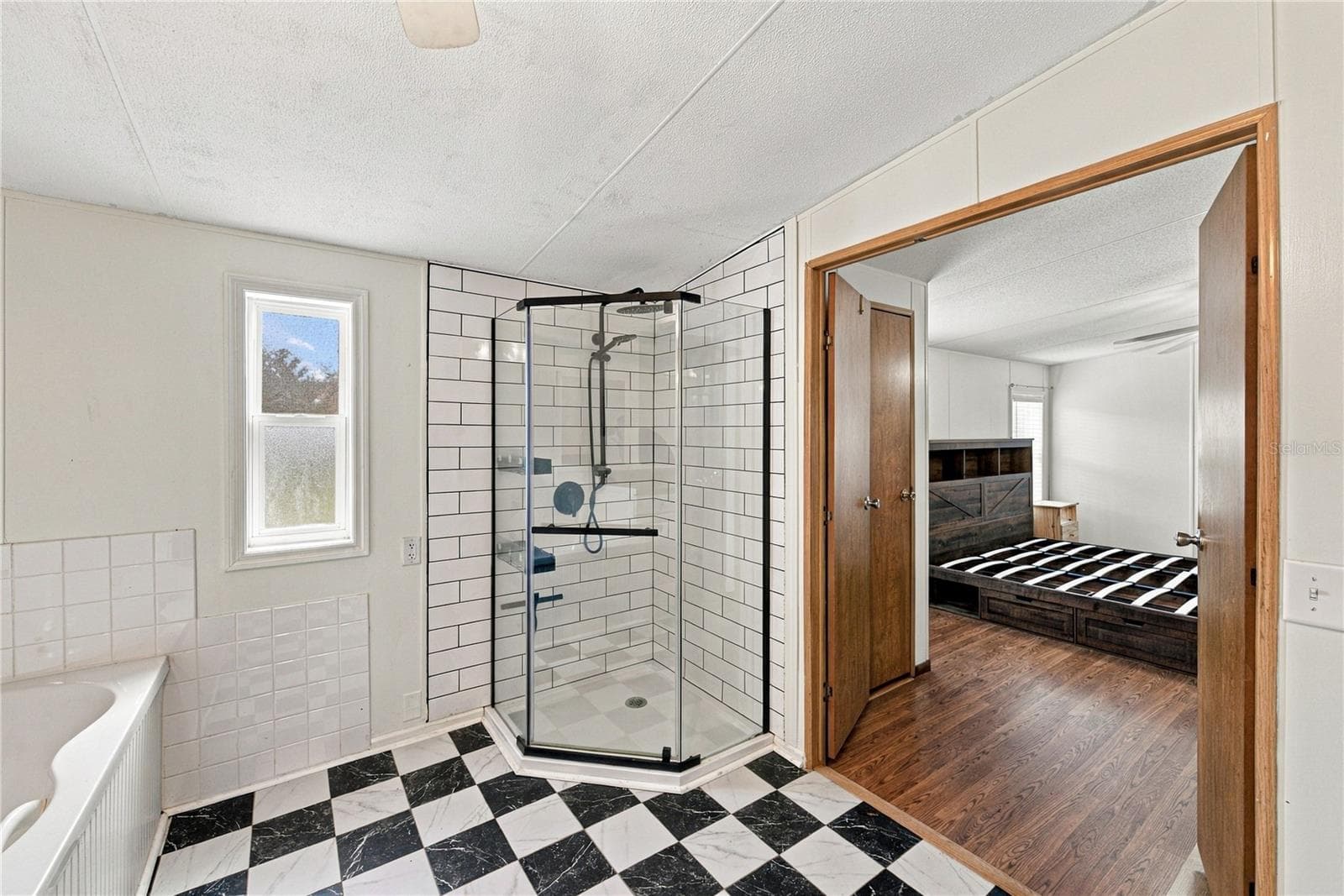 Manufactured Home at 713 SULTENFUSS RD, BABSON PARK, photo 13 of 38