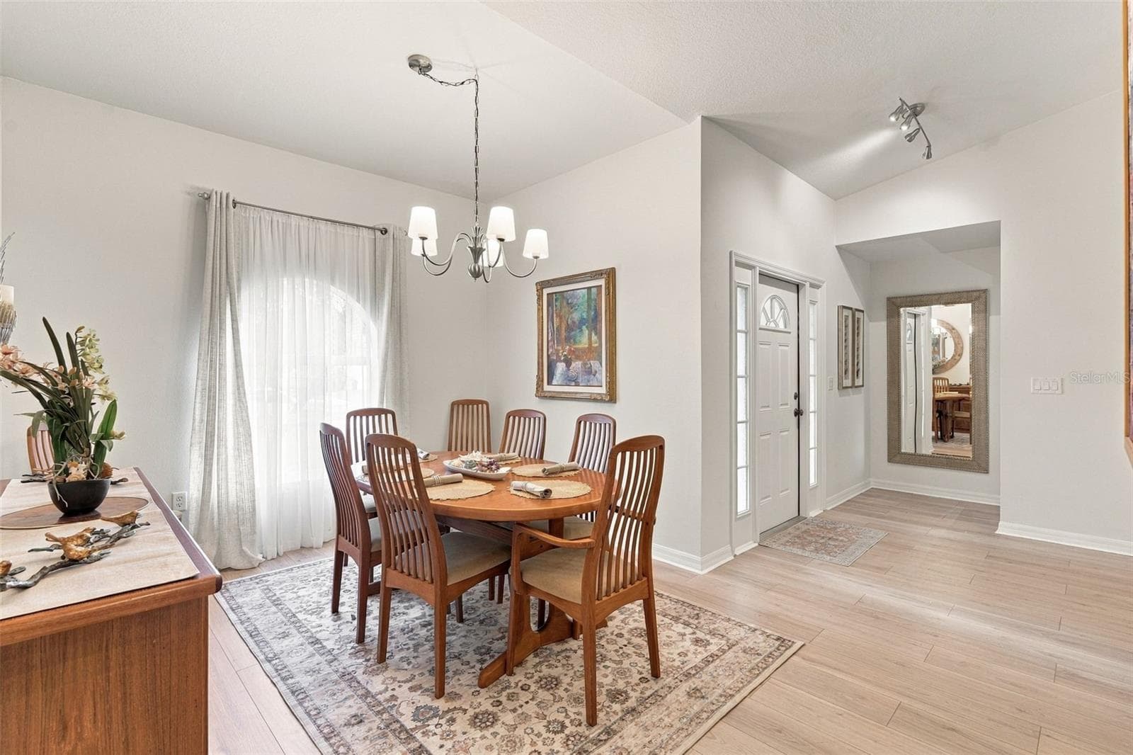 Sophisticated Dining With Abundant Natural Light - 3507 CULPEPPER TER, NORTH PORT