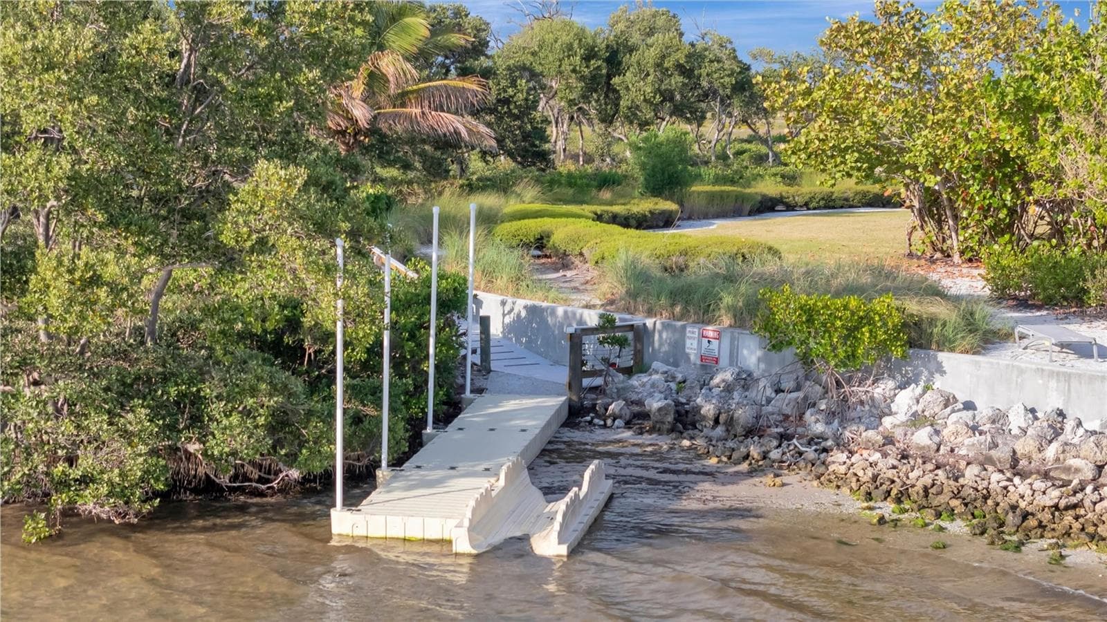 Enjoy two convenient kayak launch locations—one providing access to the Intracoastal Waterway near the Beach Club and another offering easy access to beautiful Sapphire Lake. - 291 COMPASS POINT DR #201, BRADENTON