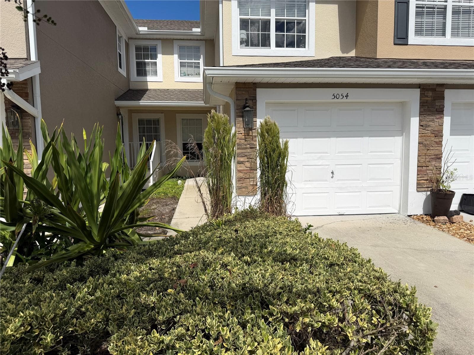 Side entry walk way - 5054 MAXON TER #109, SANFORD