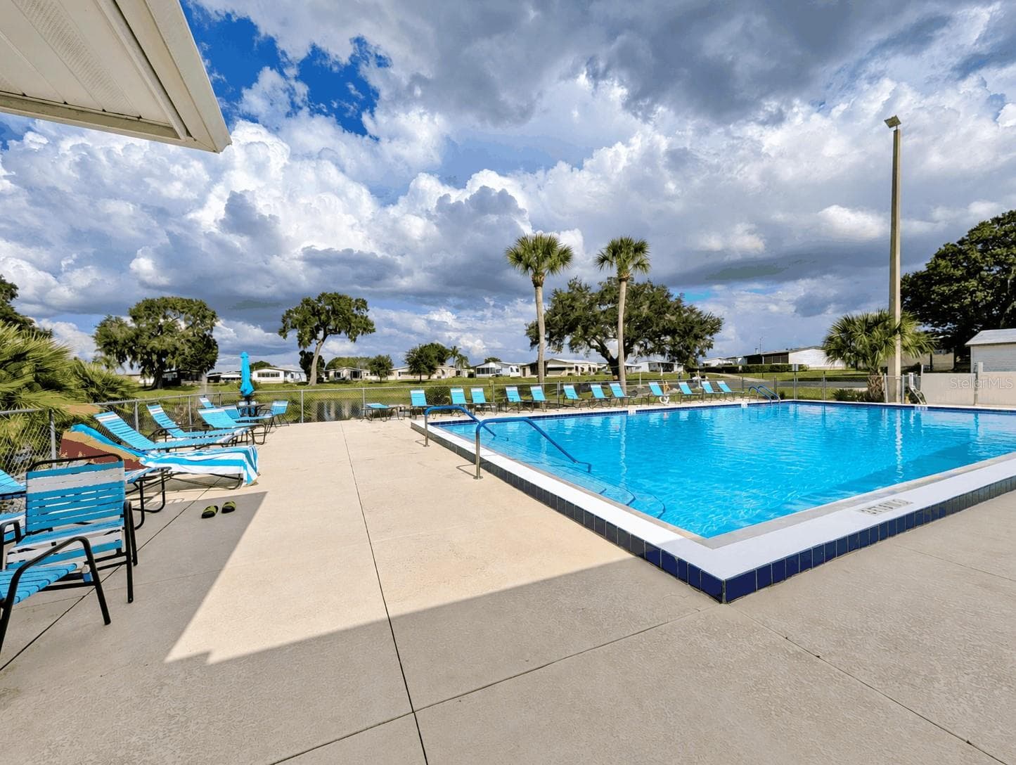 Community Pool - 6066 SE SOUTHERN OAKS DR, WINTER HAVEN