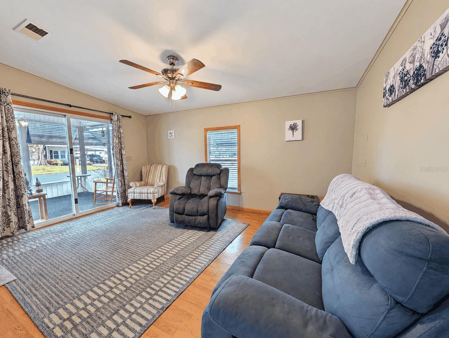 Living Room - 6066 SE SOUTHERN OAKS DR, WINTER HAVEN