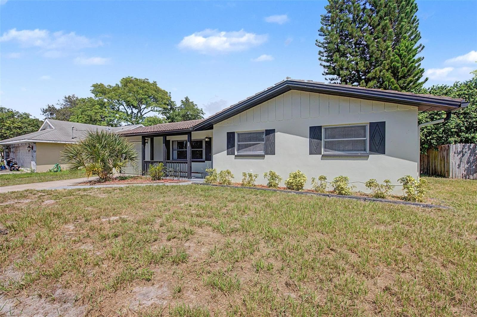 Single Family Residence at 1073 KENWOOD DR, DUNEDIN, photo 3 of 33