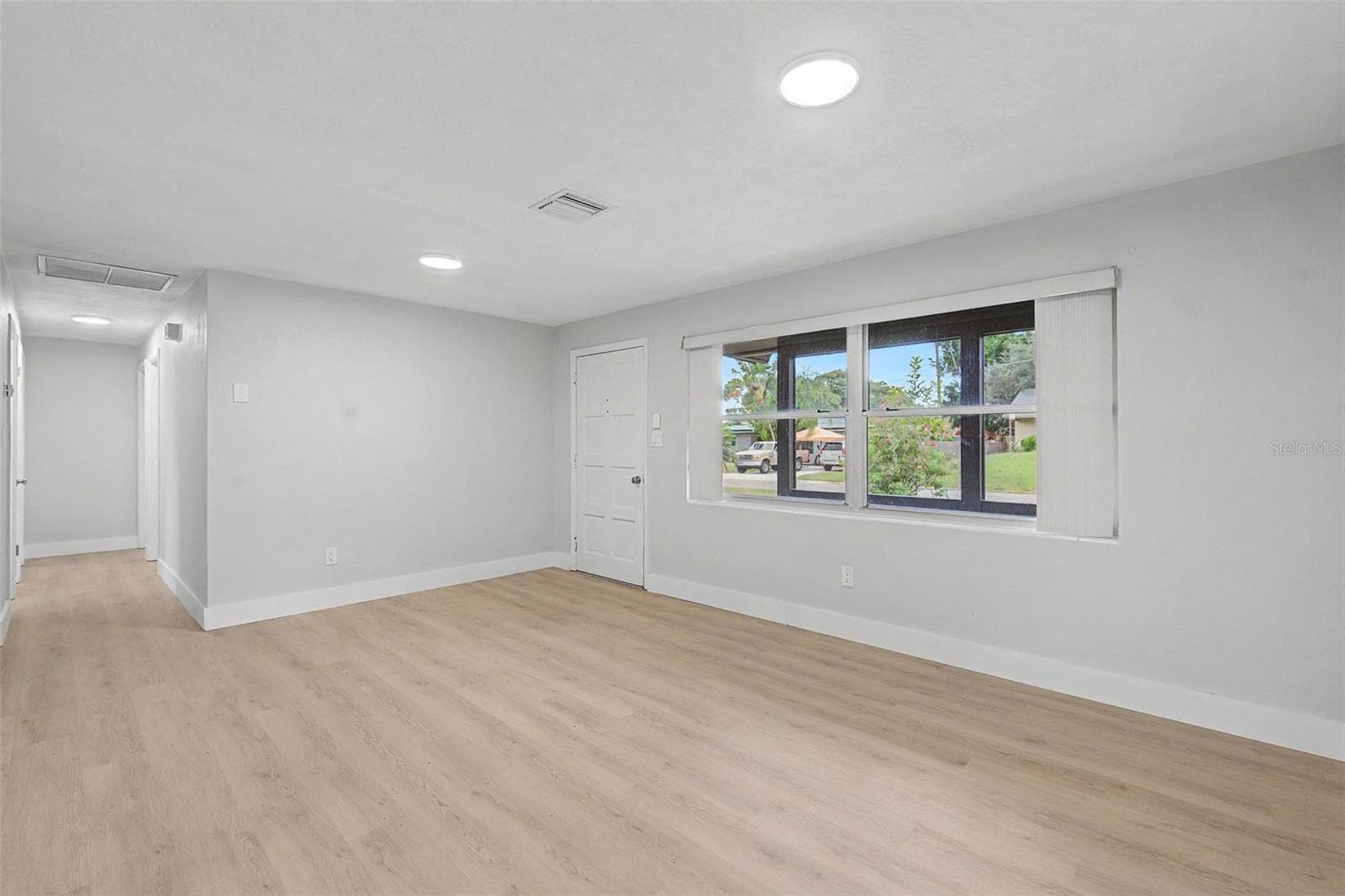 Single Family Residence at 1073 KENWOOD DR, DUNEDIN, photo 5 of 33