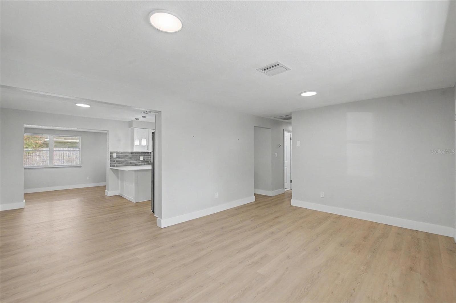 Single Family Residence at 1073 KENWOOD DR, DUNEDIN, photo 9 of 33