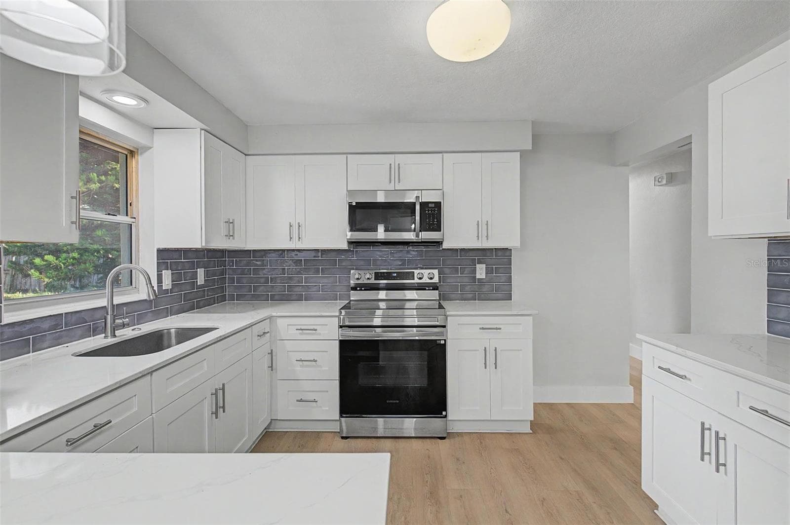 Single Family Residence at 1073 KENWOOD DR, DUNEDIN, photo 13 of 33