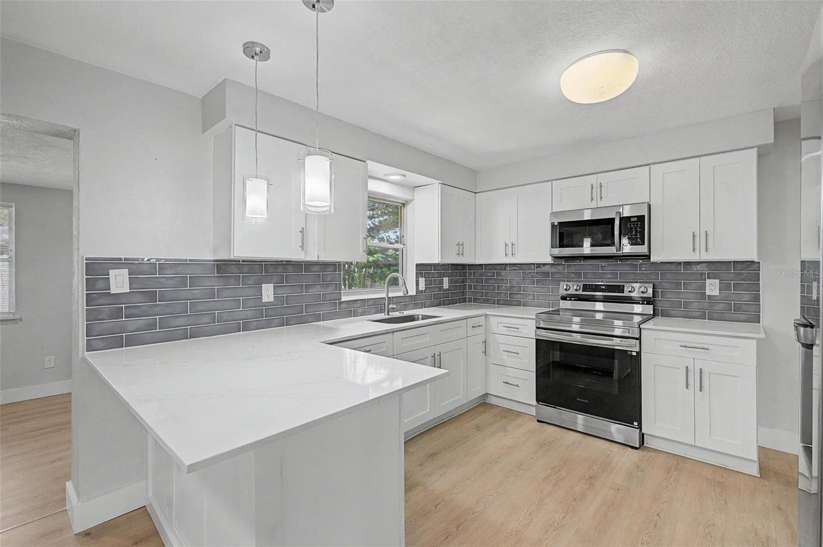 Single Family Residence at 1073 KENWOOD DR, DUNEDIN, photo 14 of 33