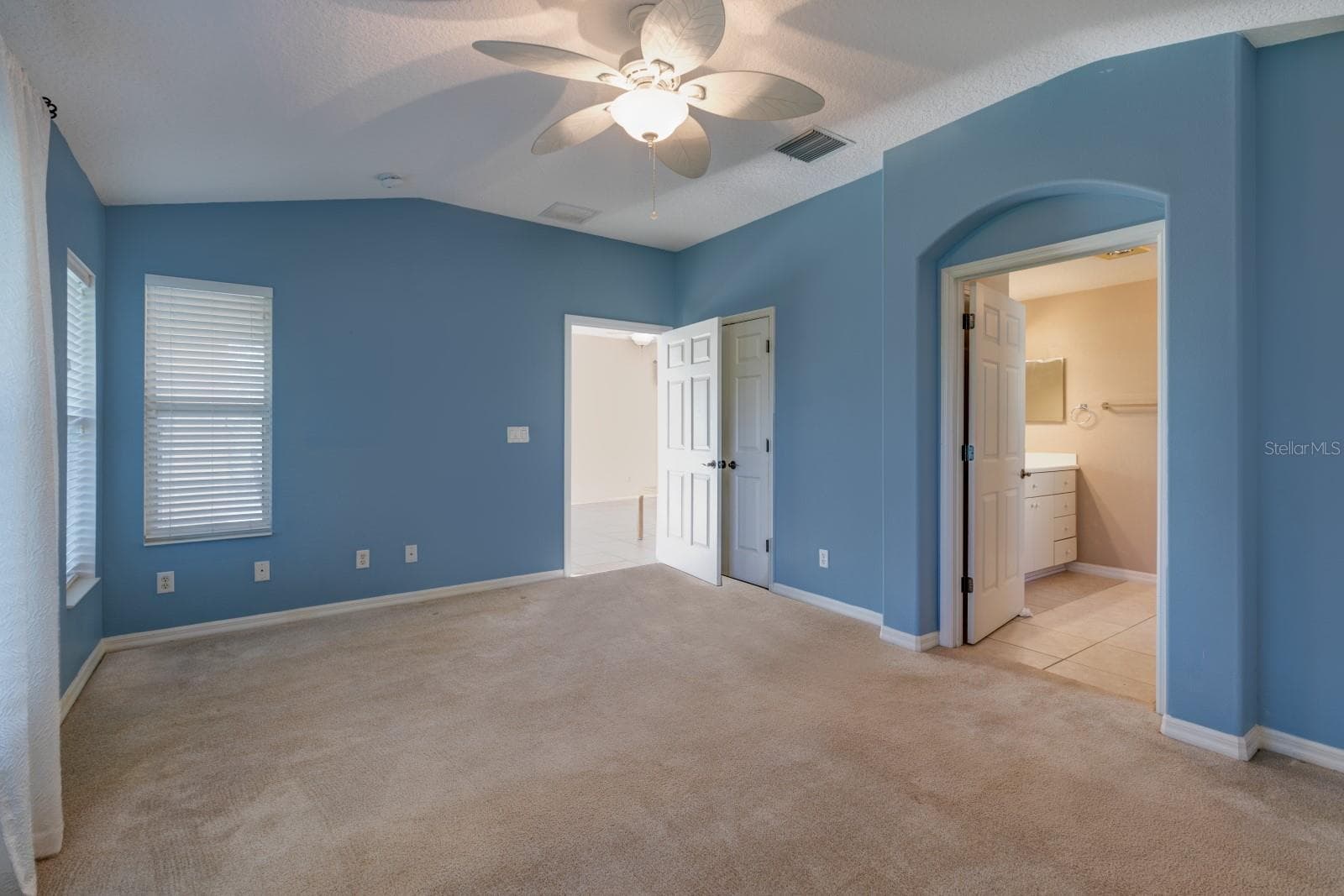 Single Family Residence at 5703 ILLUMINATION LN, LEESBURG, photo 11 of 45