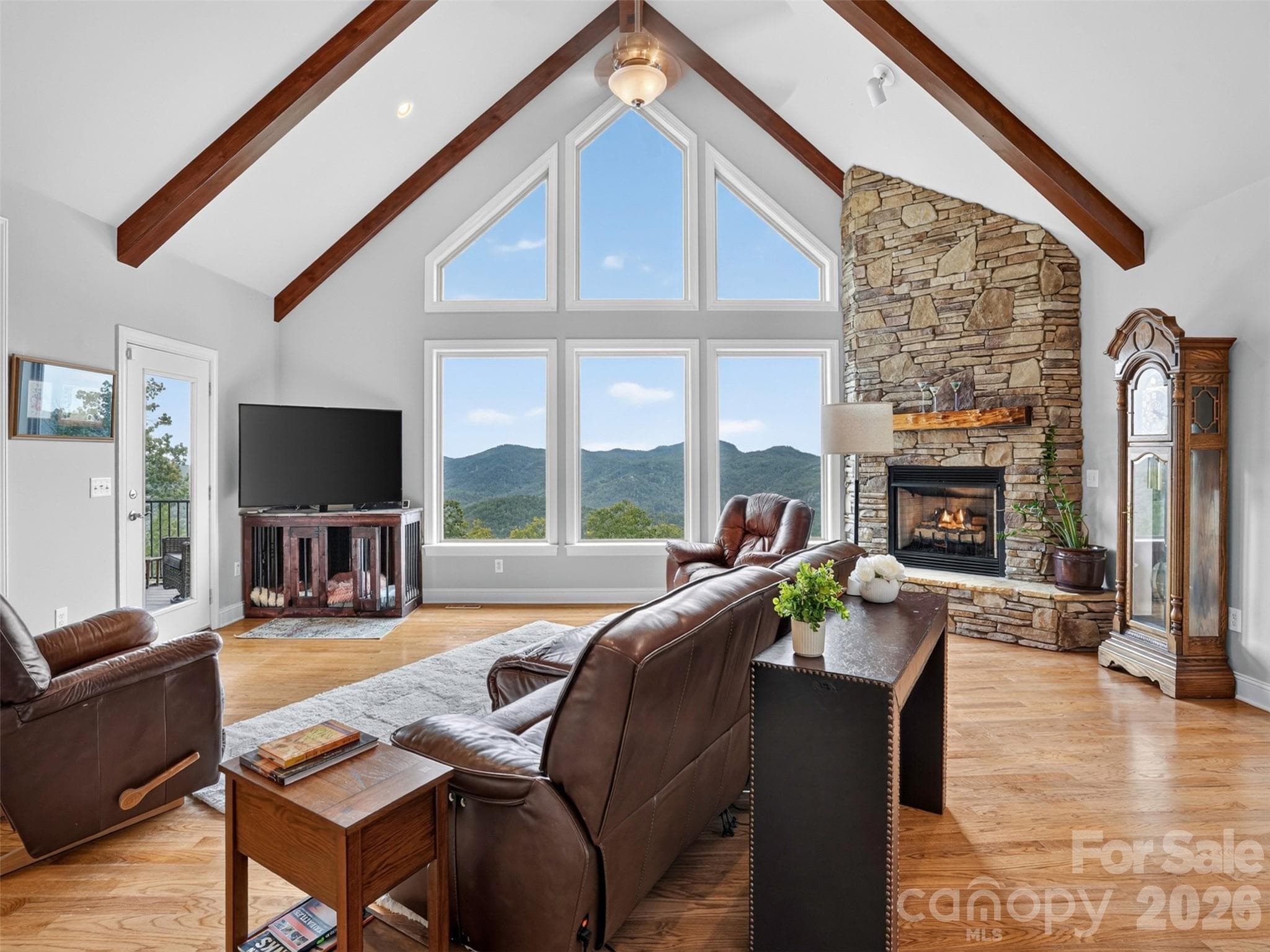 Single Family Residence at 57 Mountainaire Court, Hendersonville, photo 15 of 48