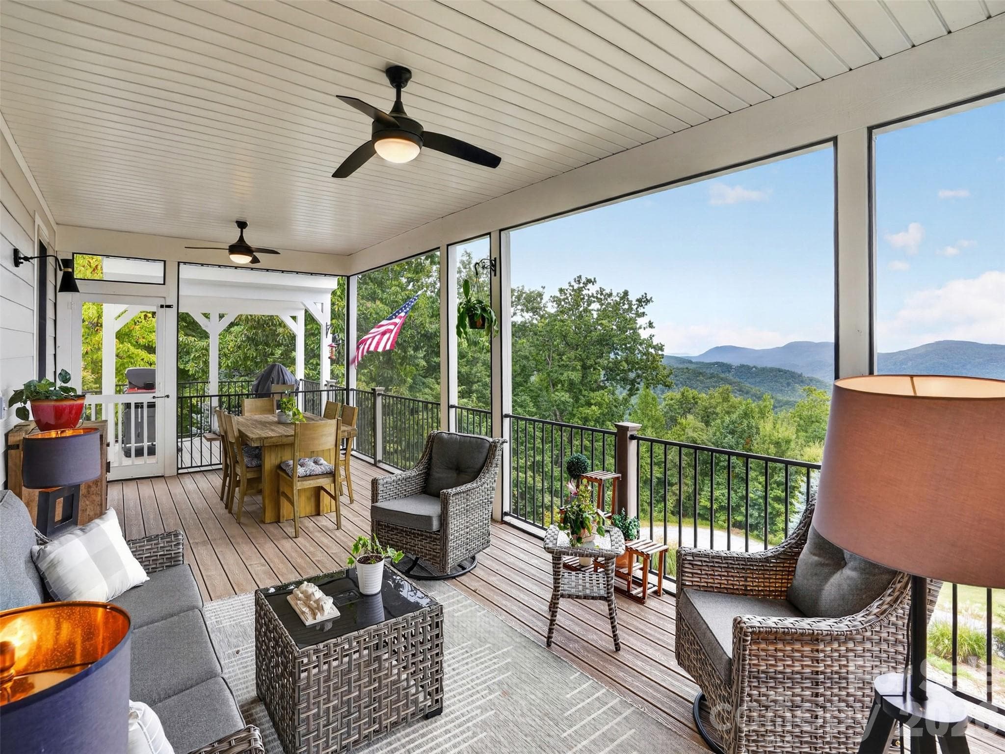 Single Family Residence at 57 Mountainaire Court, Hendersonville, photo 18 of 48