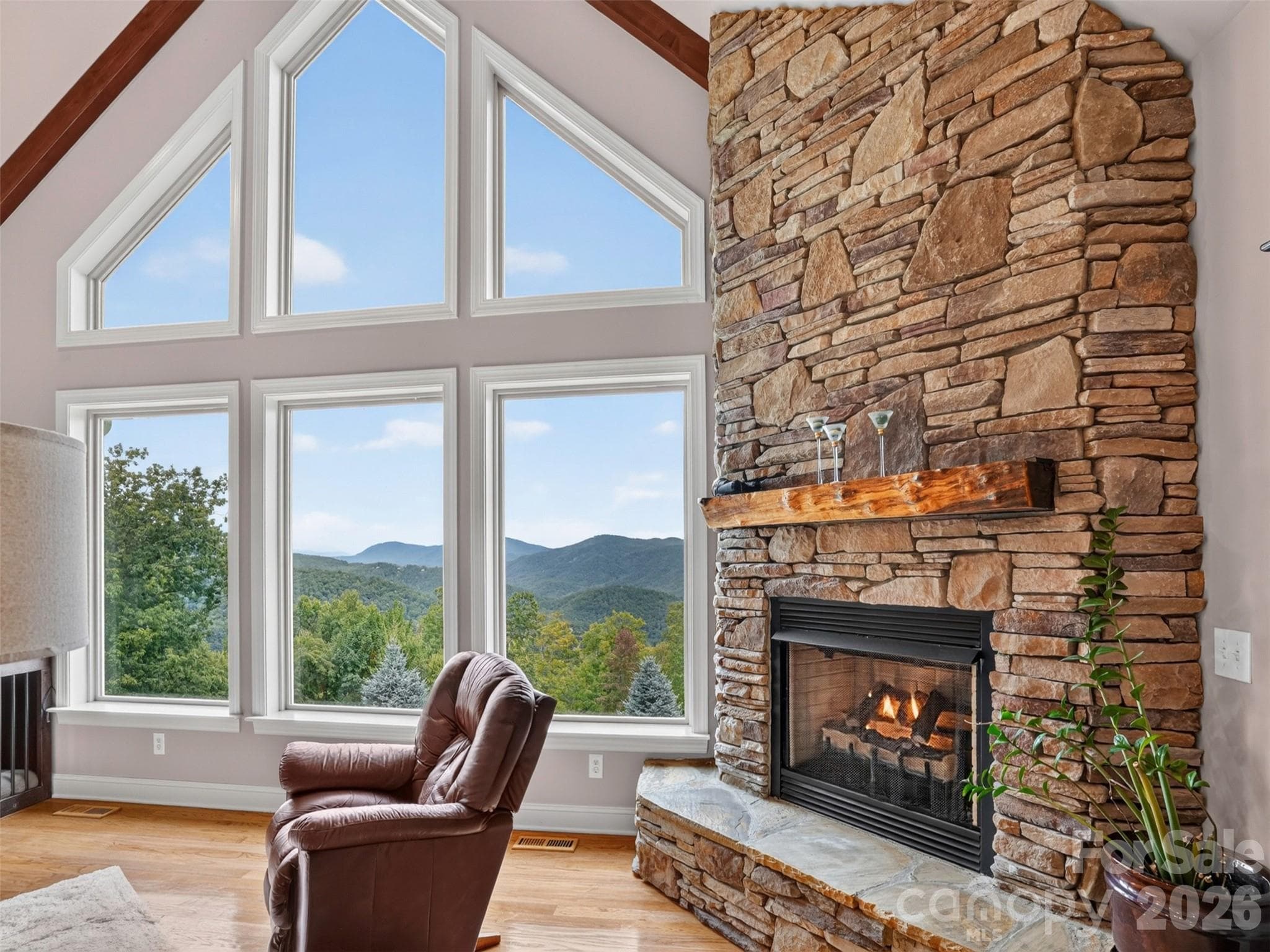 Single Family Residence at 57 Mountainaire Court, Hendersonville, photo 21 of 48